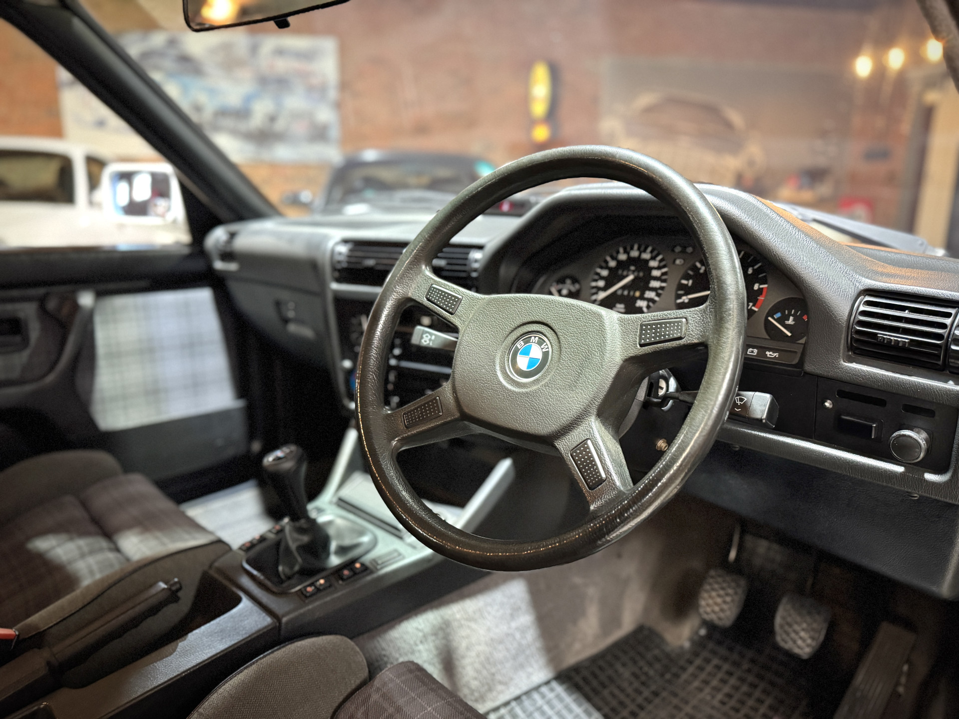 1992 BMW 318I (E30)