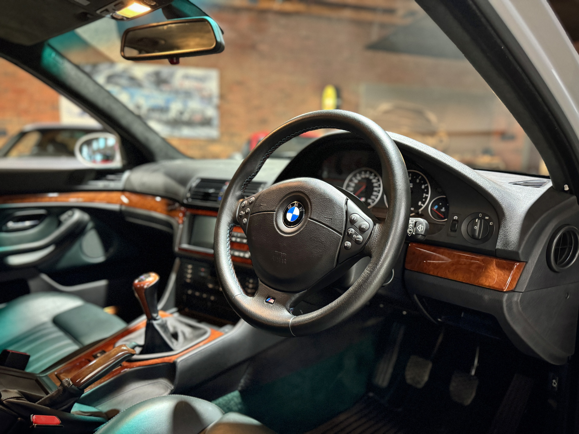 2000 BMW M5 (E39)