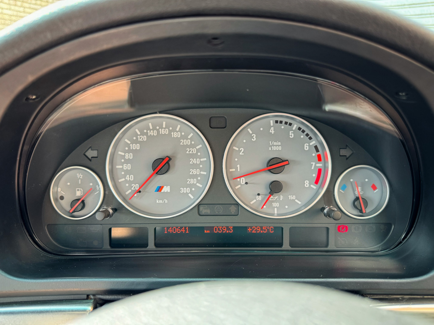 2000 BMW M5 (E39)