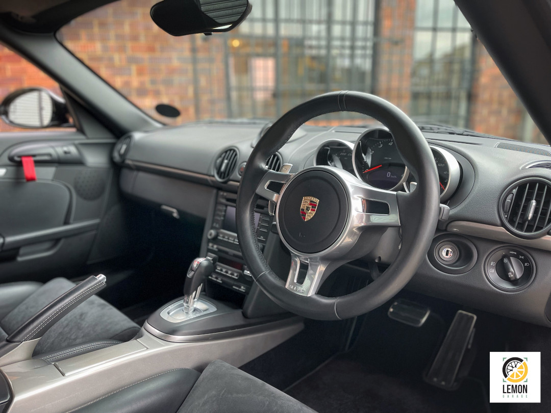 2011 Porsche Cayman R