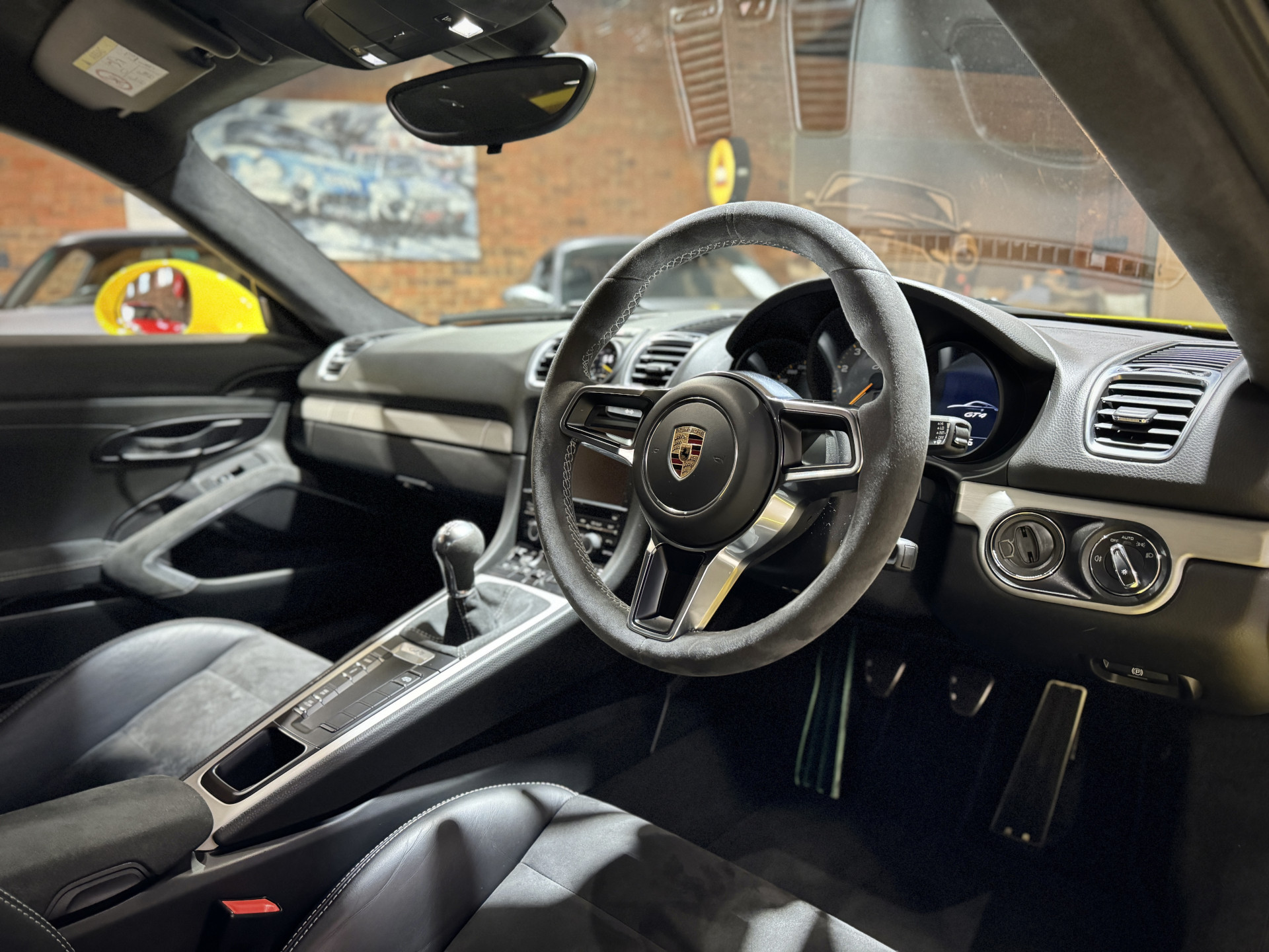 2016 Porsche Cayman GT4 (981)