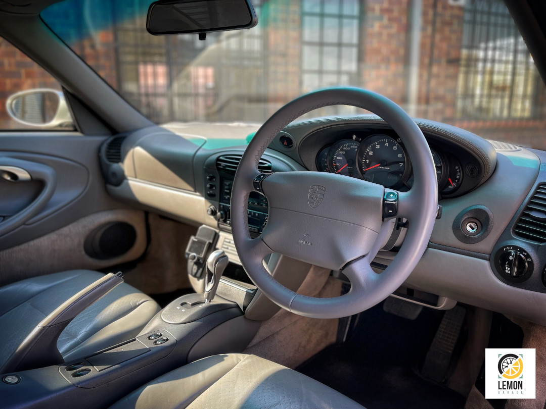 1998 Porsche 911 Carrera (996)
