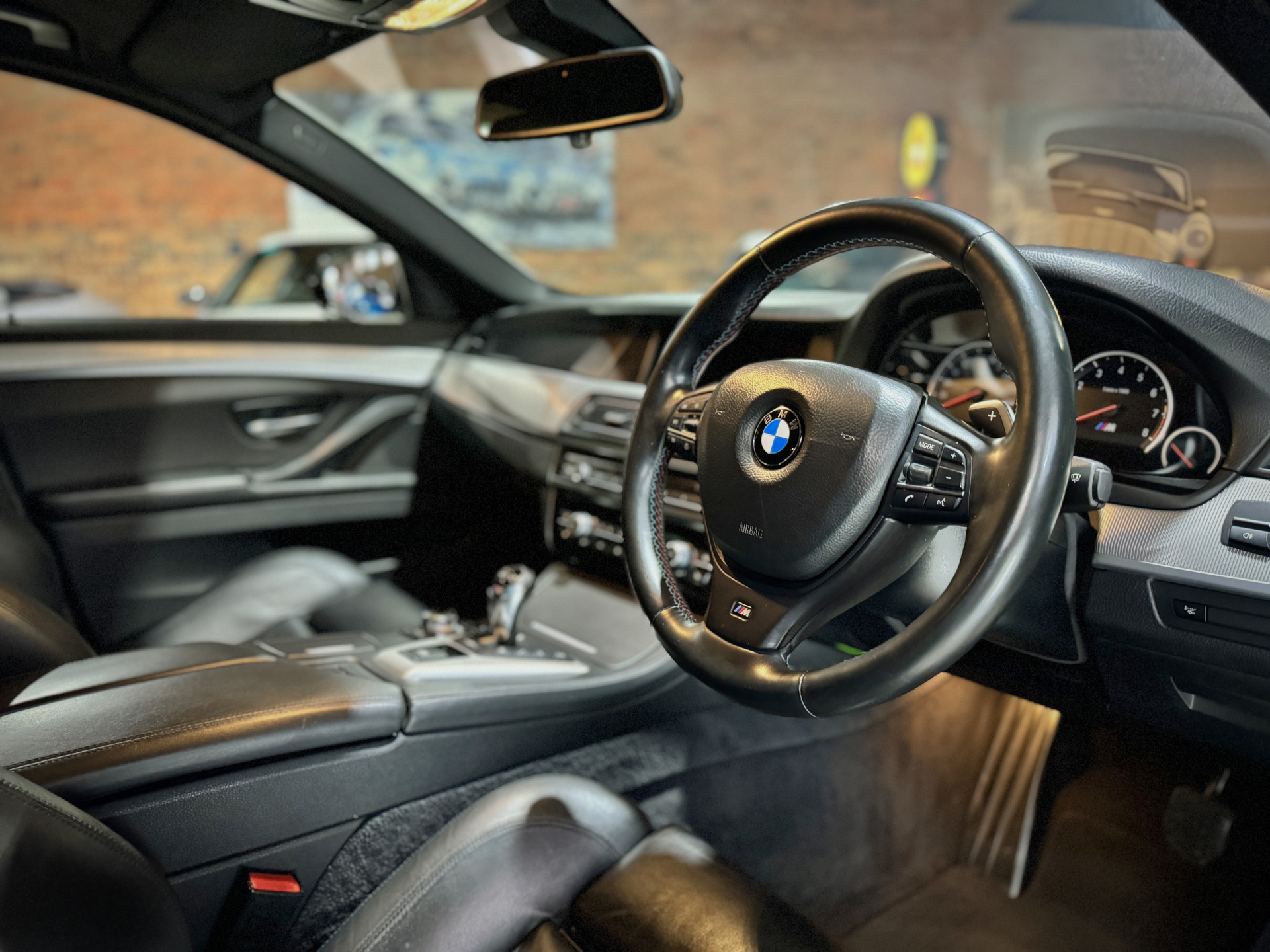 2013 BMW M5 (F10)