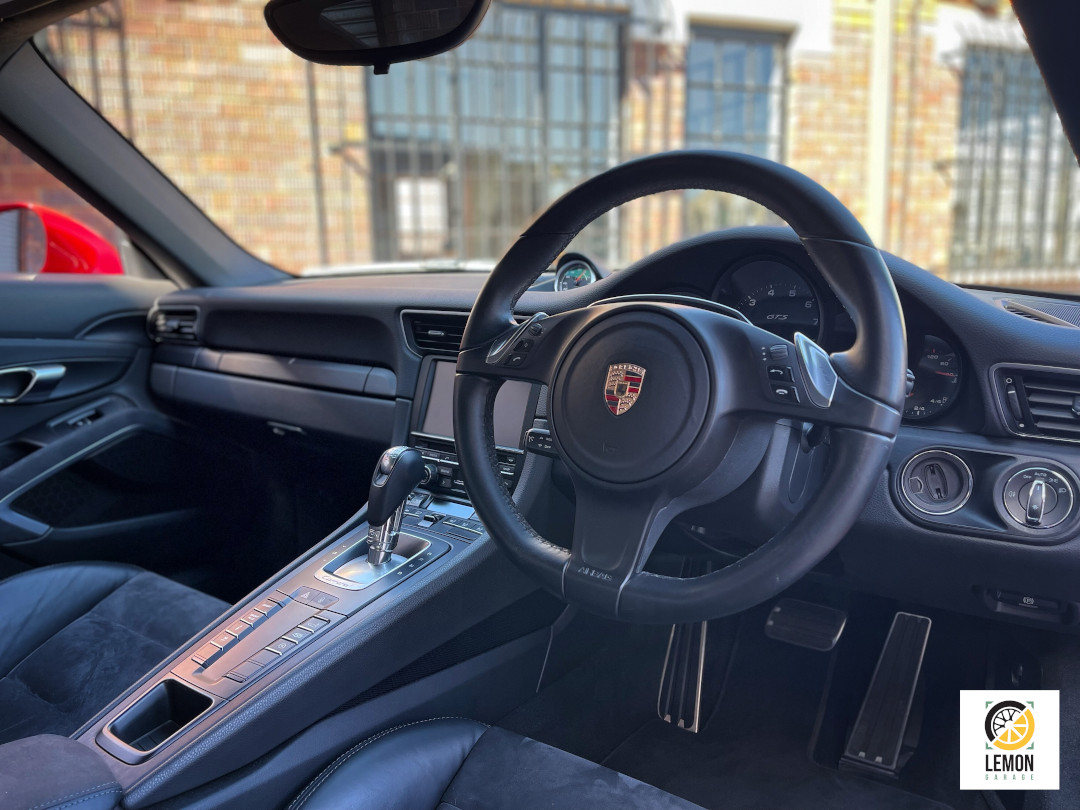 2015 Porsche 911 Carrera GTS (991)