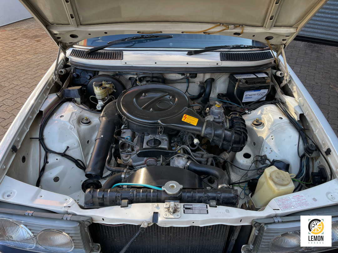 1984 Mercedes Benz 200 W123