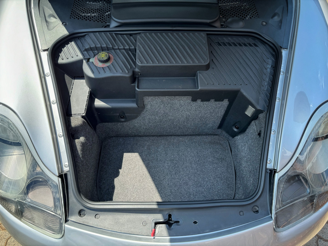2000 Porsche 911 Carrera 4 (996)
