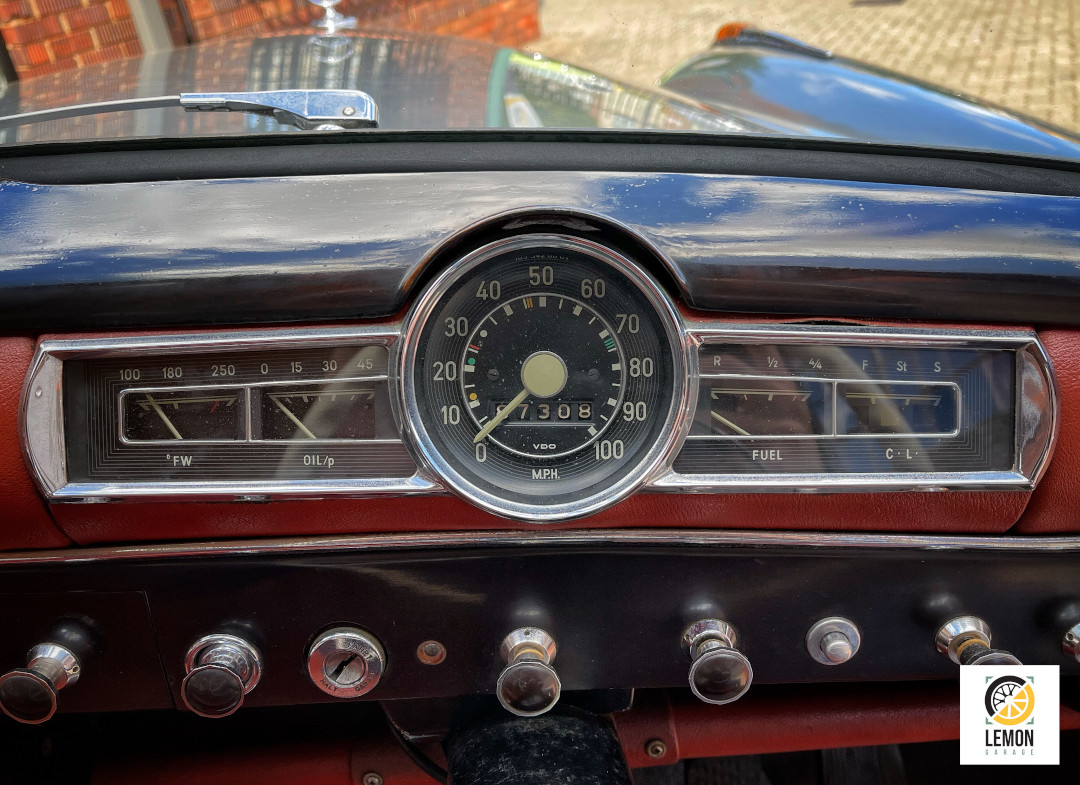 1959 Mercedes Benz 219 Ponton Sedan