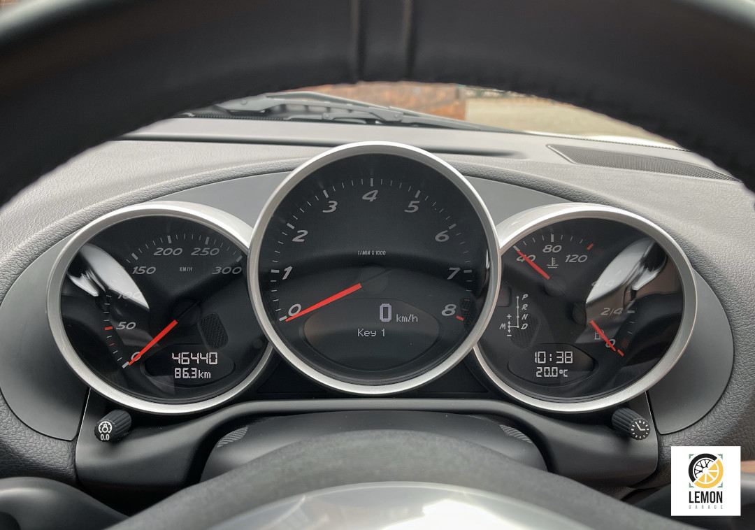 2011 Porsche Cayman R