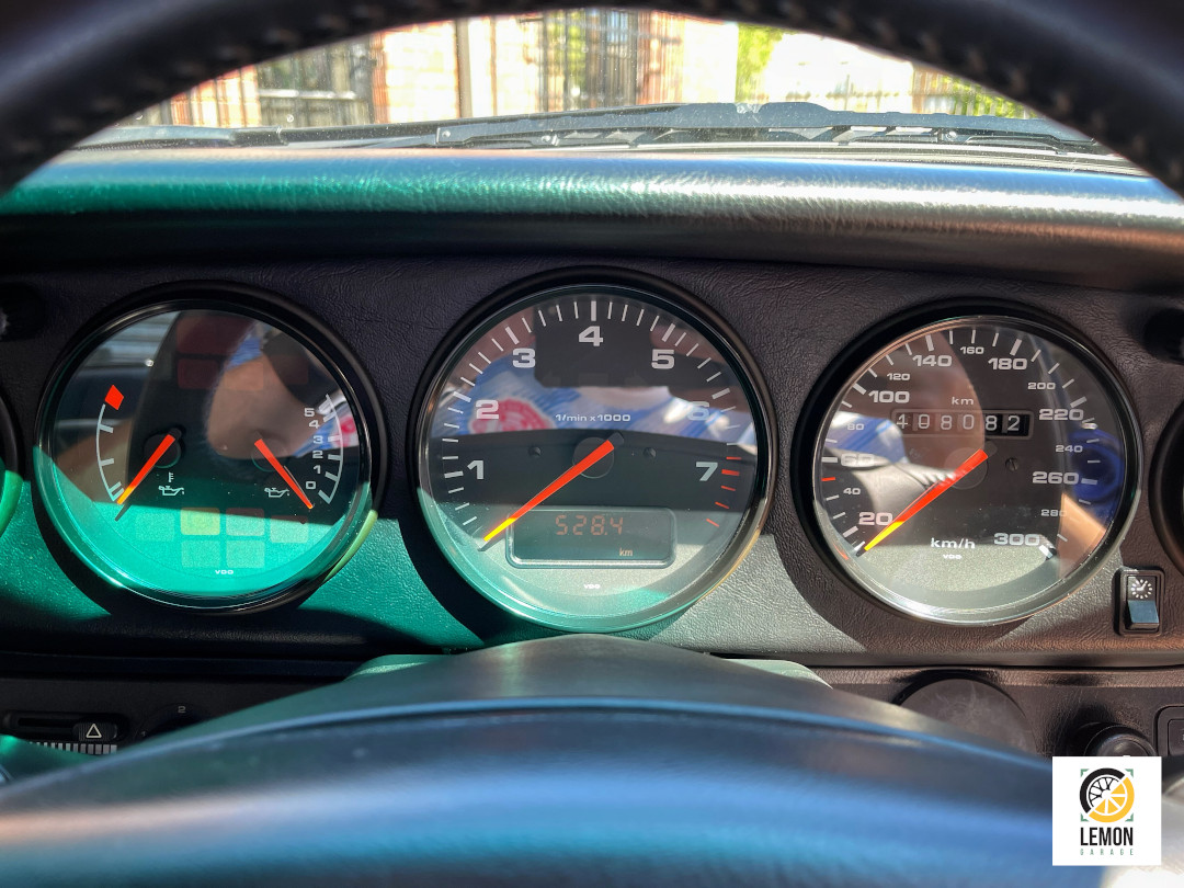 1995 Porsche 911 Carrera 4 (993)