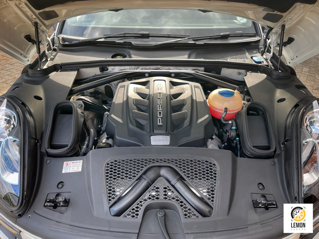 2015 Porsche Macan S