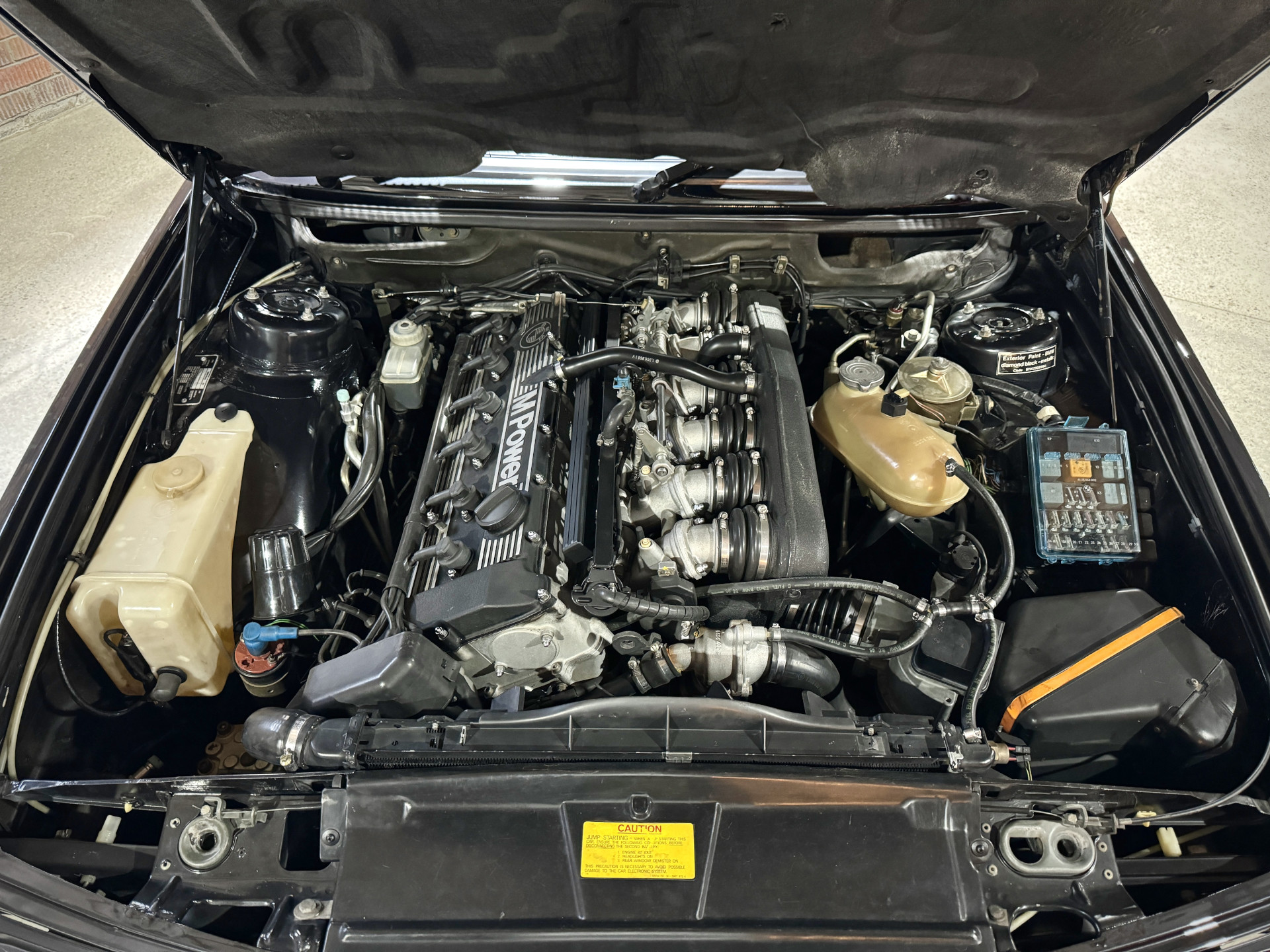 1989 BMW M5 (E28)
