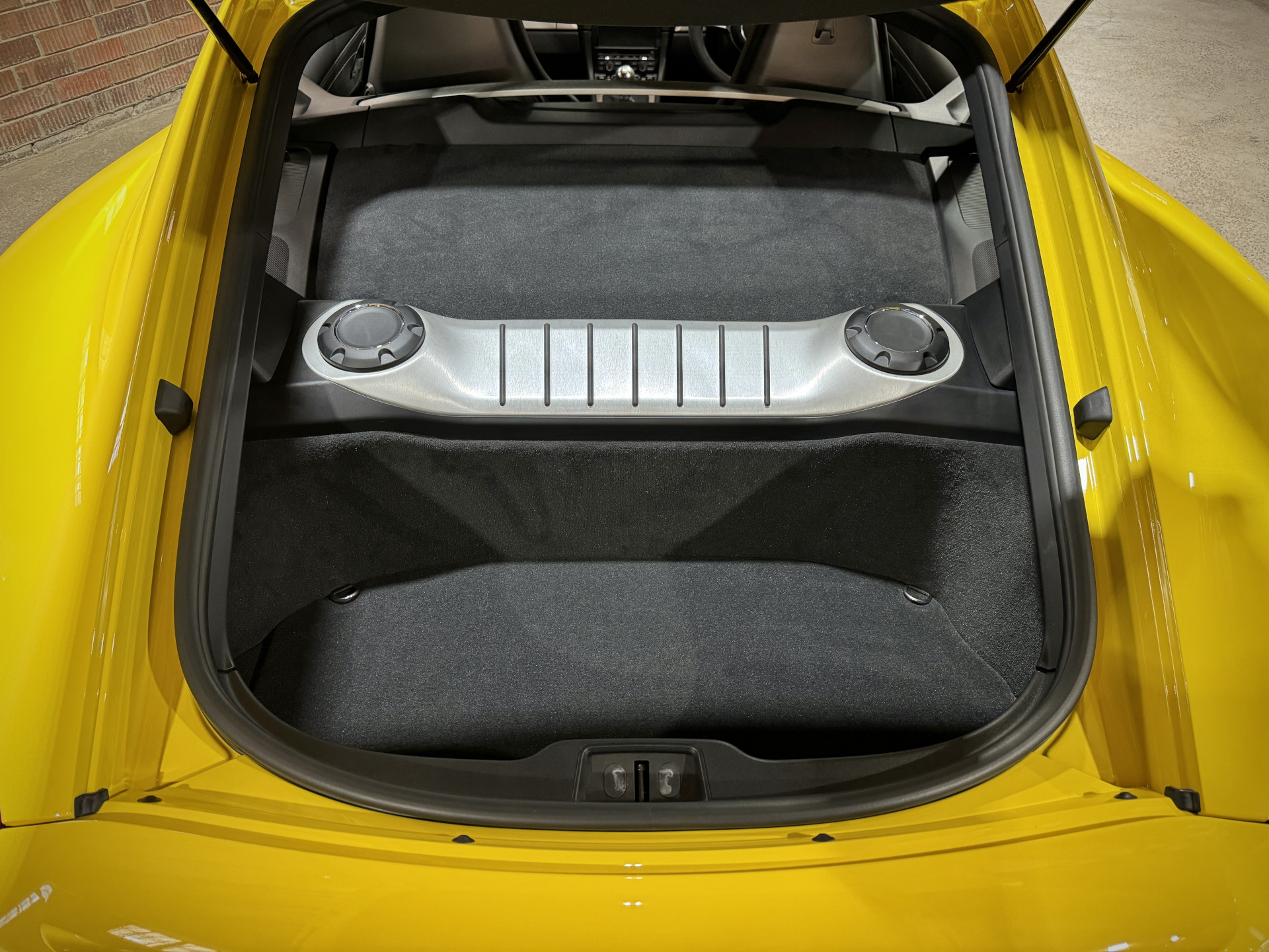 2016 Porsche Cayman GT4 (981)