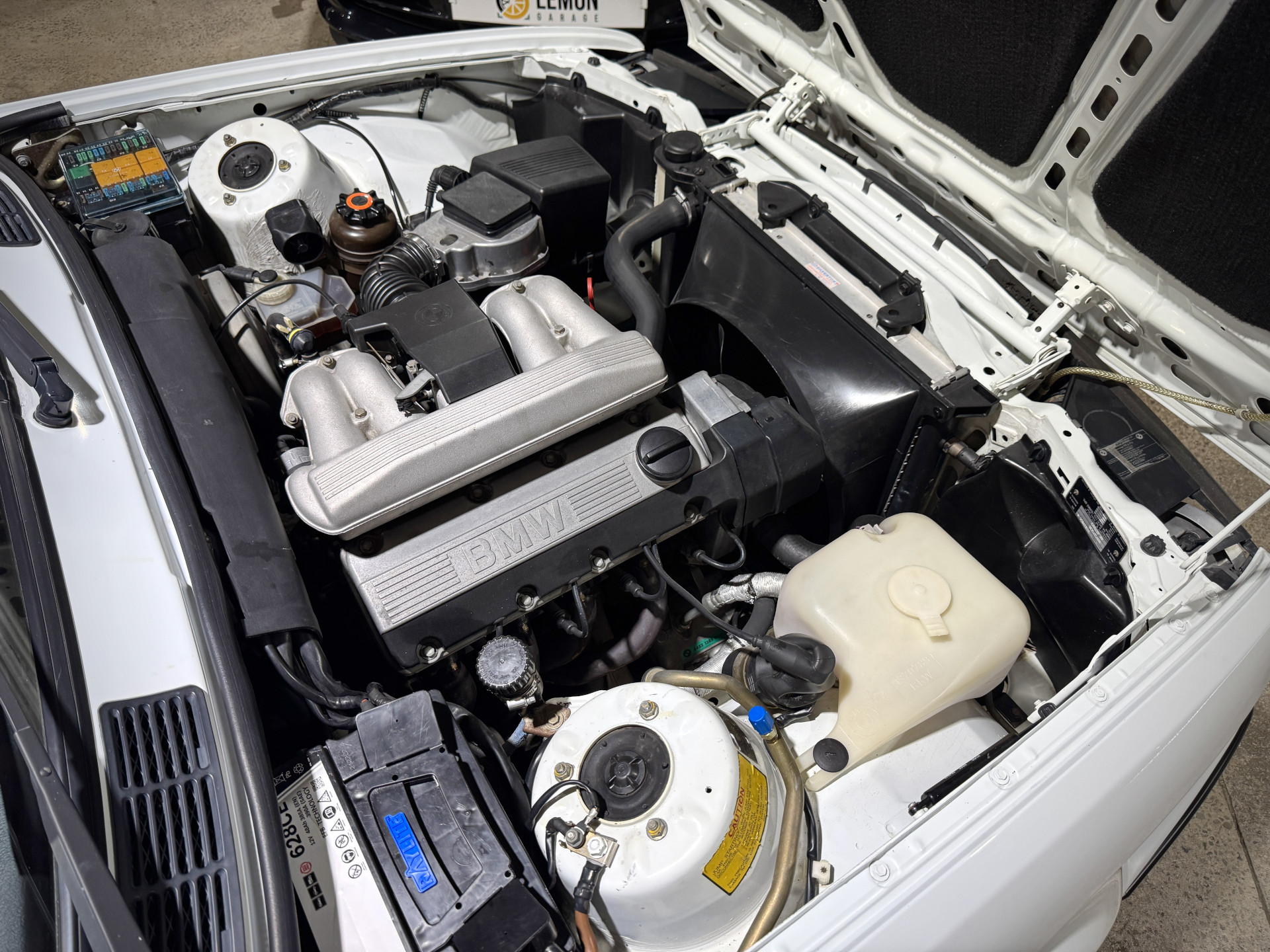 1992 BMW 318I (E30)