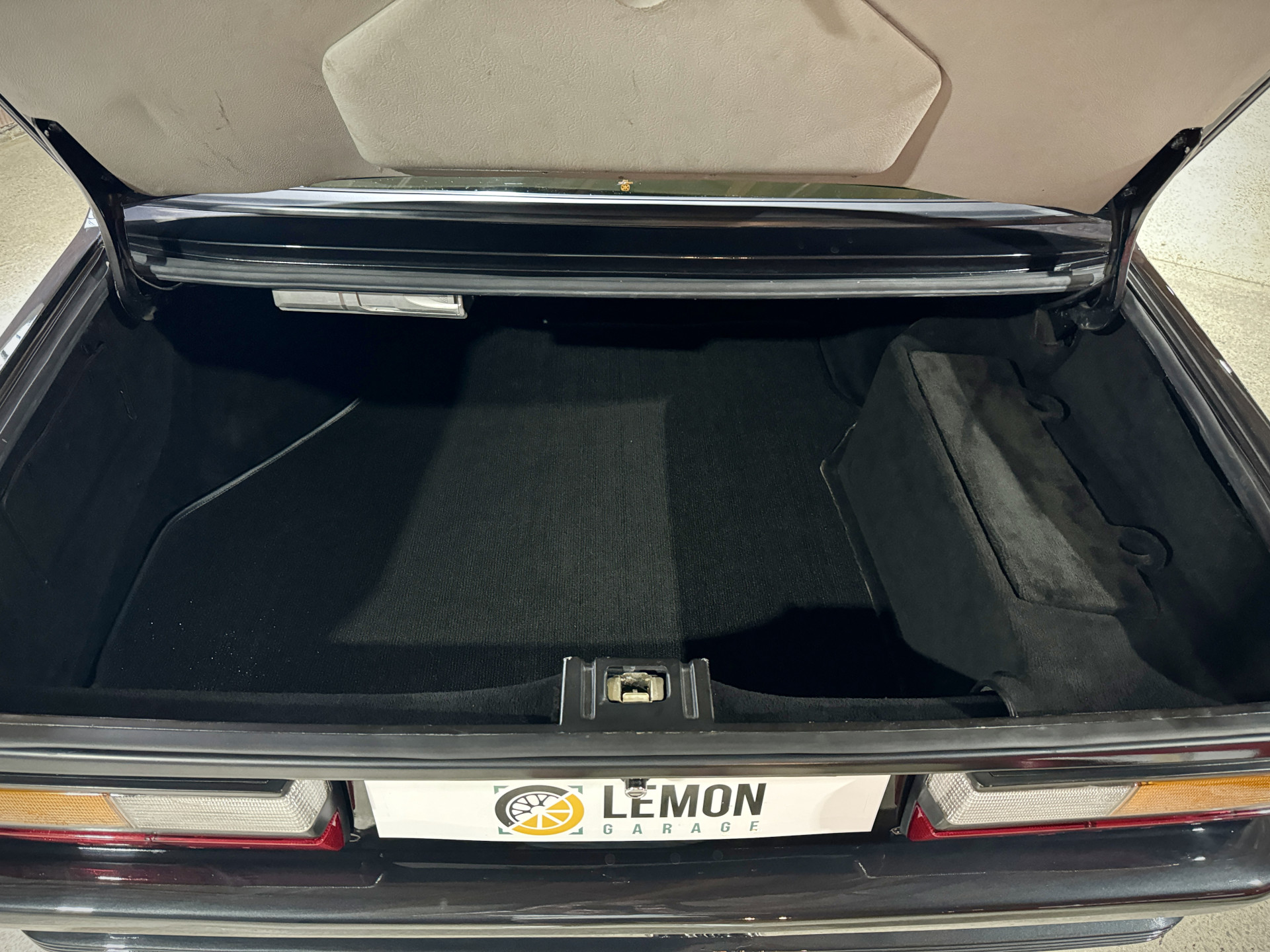 1989 BMW M5 (E28)