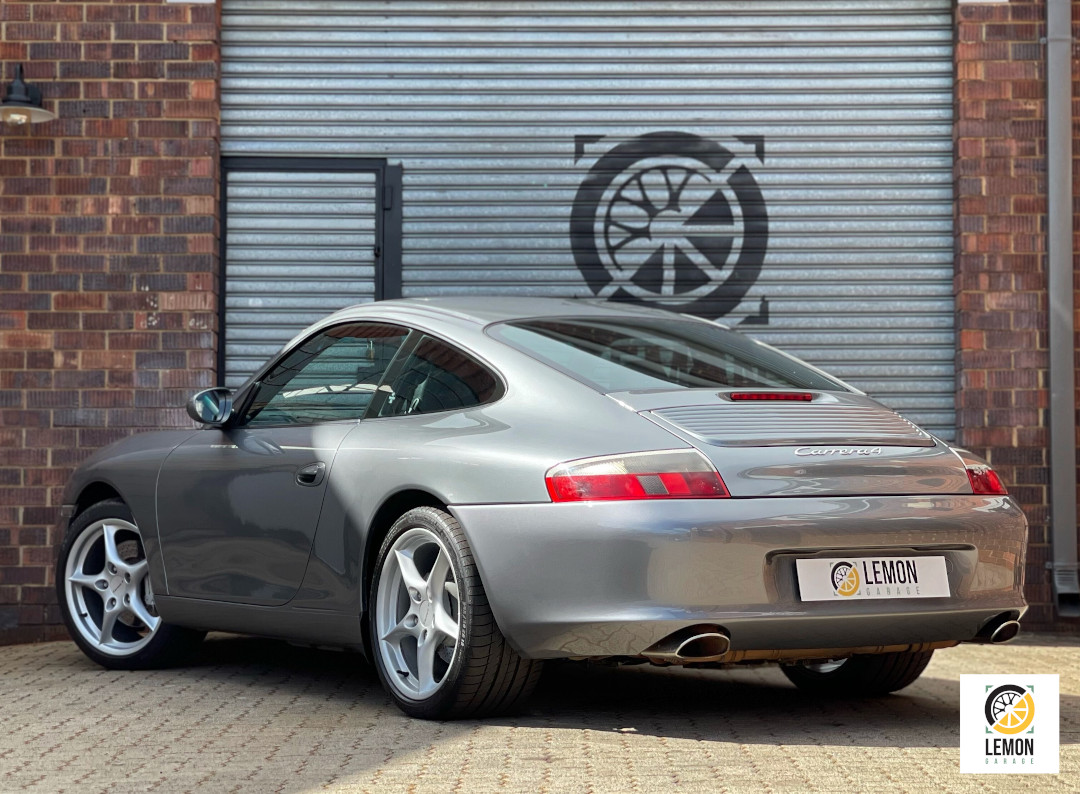 2002 Porsche 911 Carrera 4 (996)
