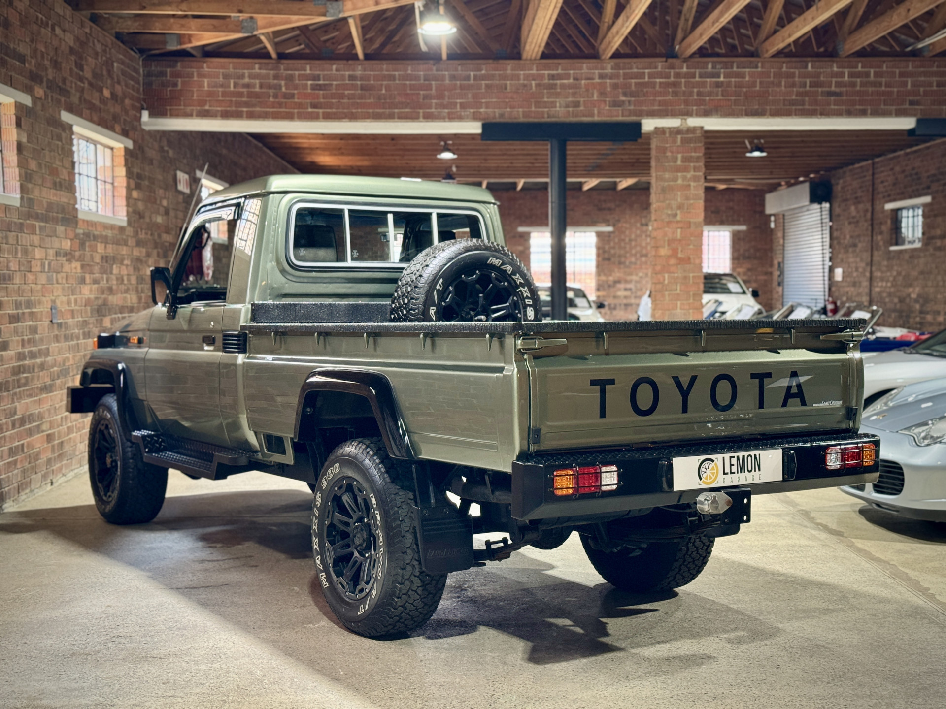 2001 Land Cruiser Single-Cab