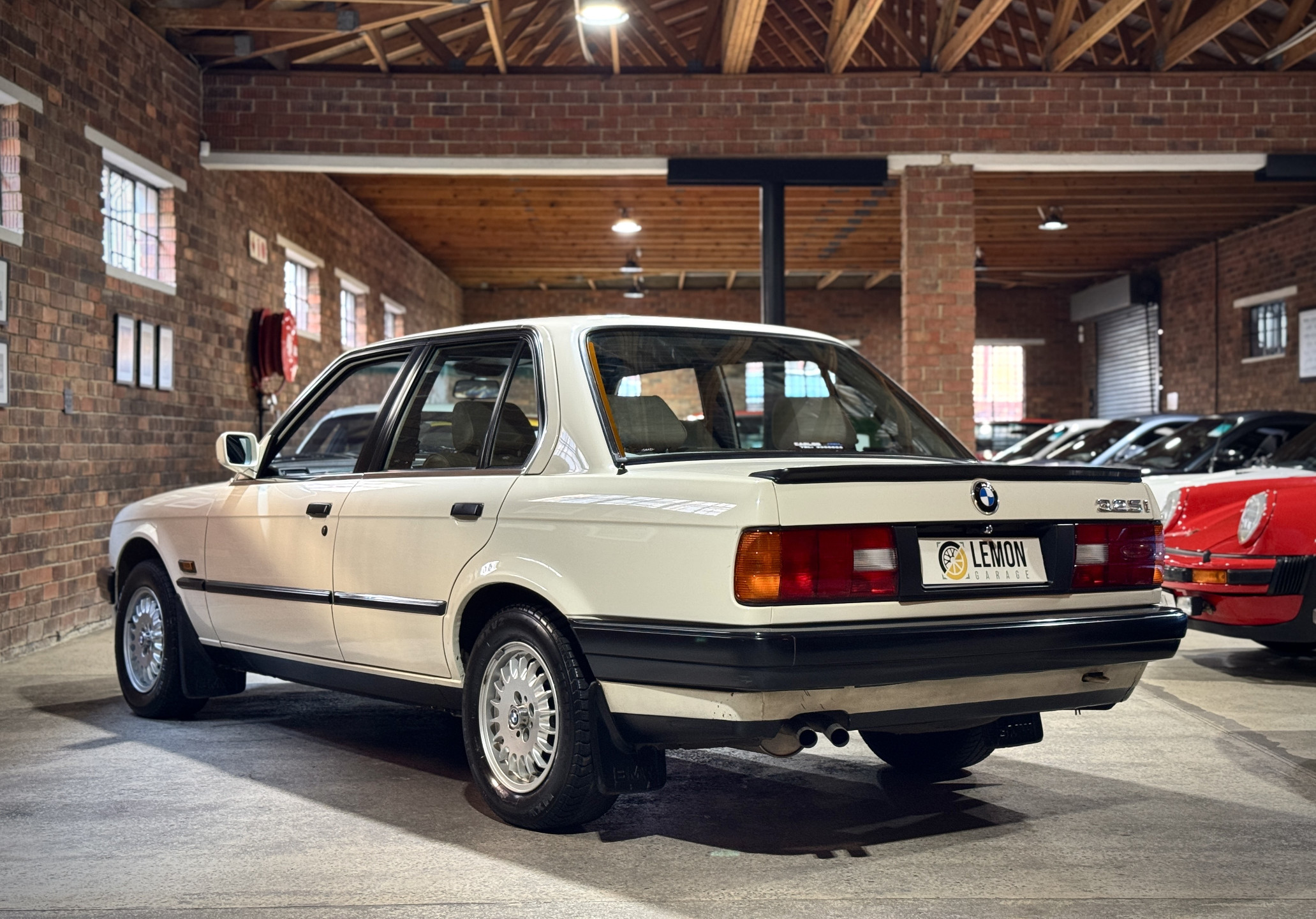1989 BMW 325i (E30)