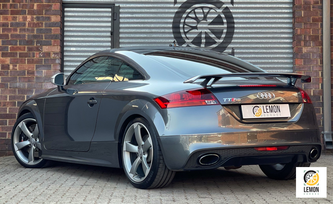 2010 Audi TT RS