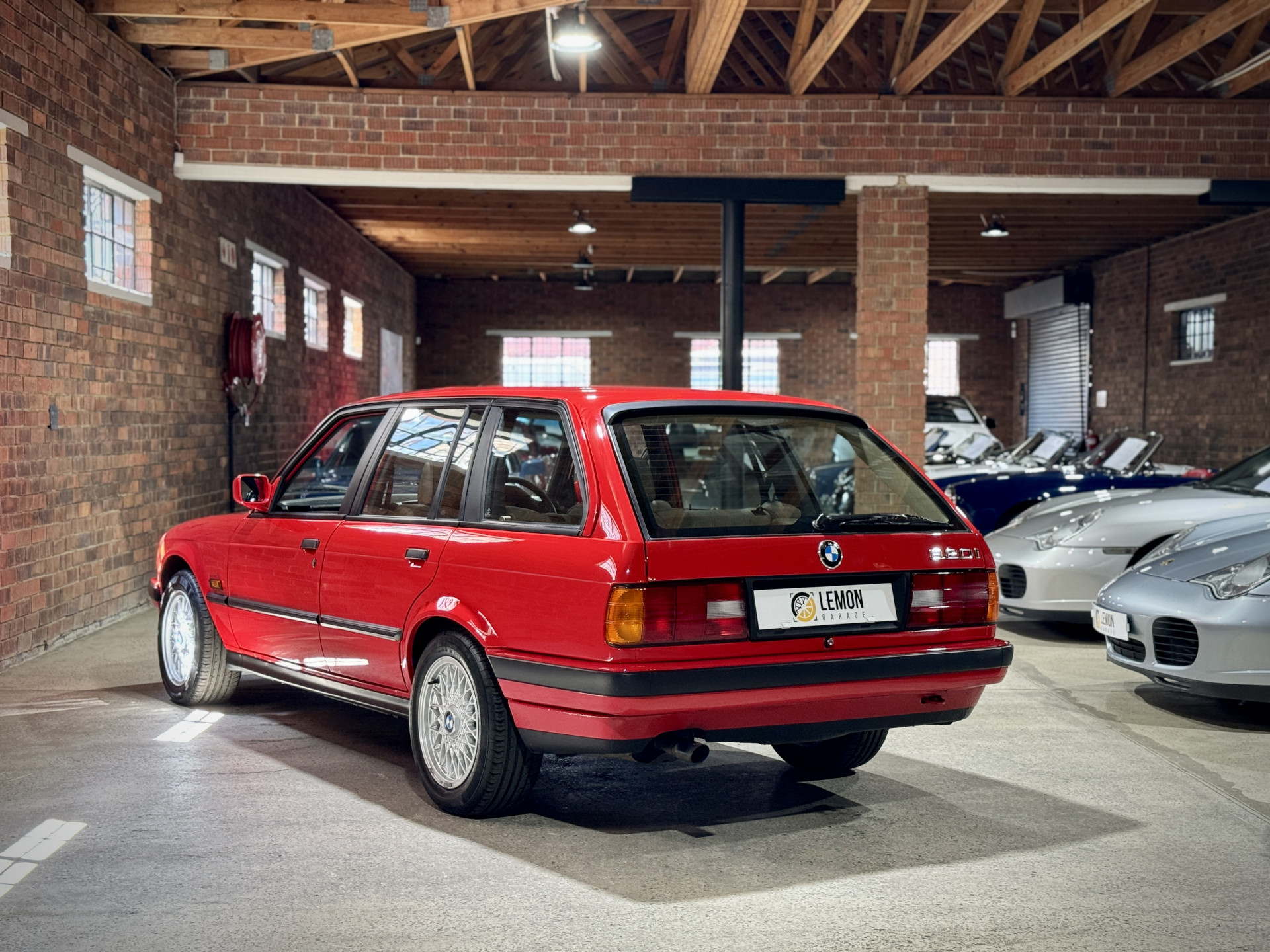 1990 BMW 320i Touring (E30)