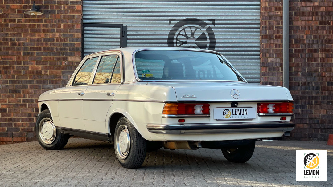 1984 Mercedes Benz 200 W123