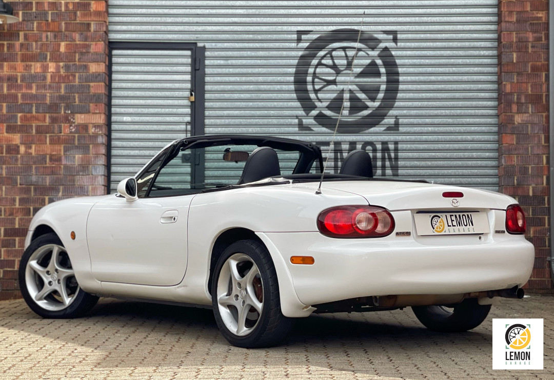 2004 Mazda MX-5
