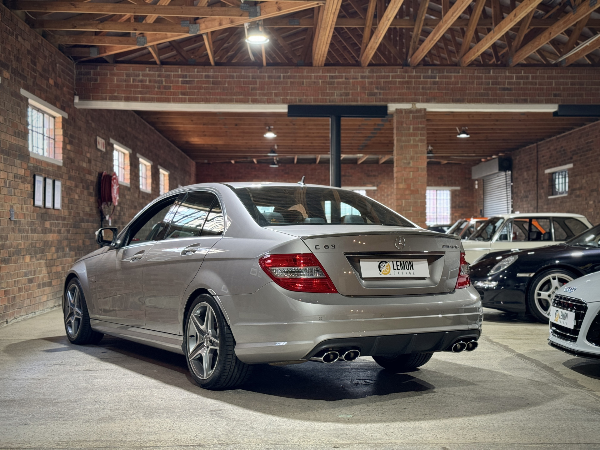 2009 Mercedes C63 AMG (W204)