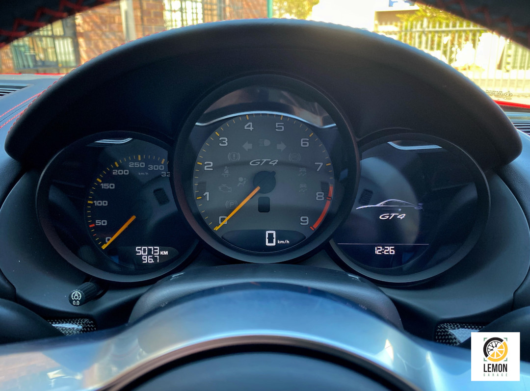 2016 Porsche Cayman GT4