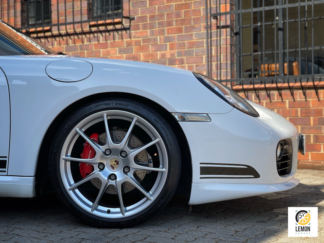 2011 Porsche Cayman R
