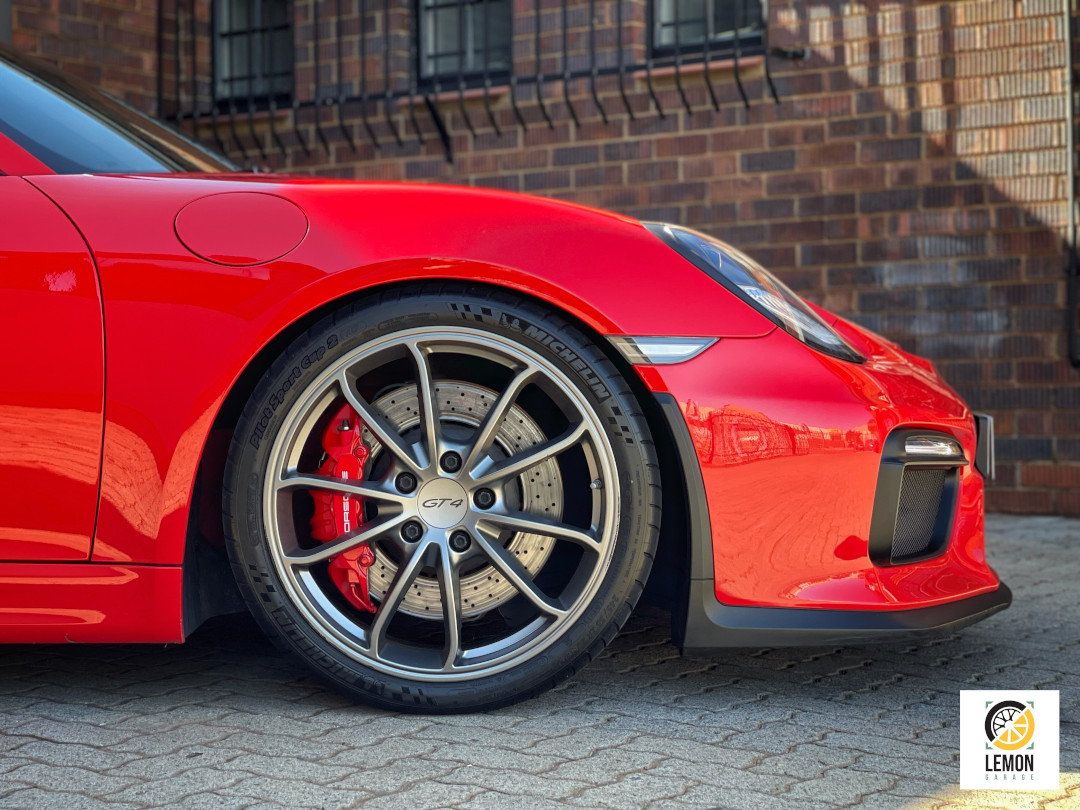2016 Porsche Cayman GT4