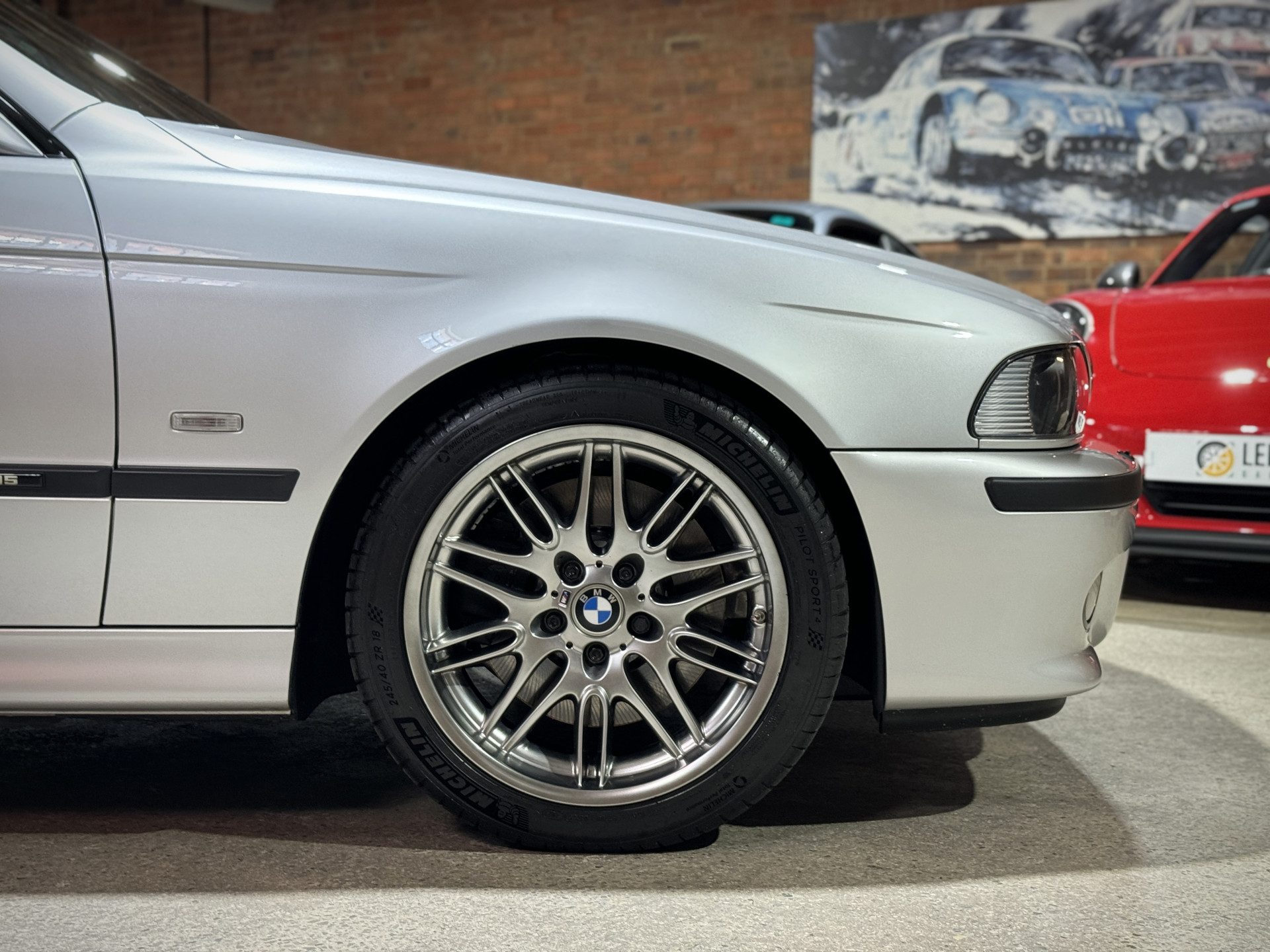 2000 BMW M5 (E39)