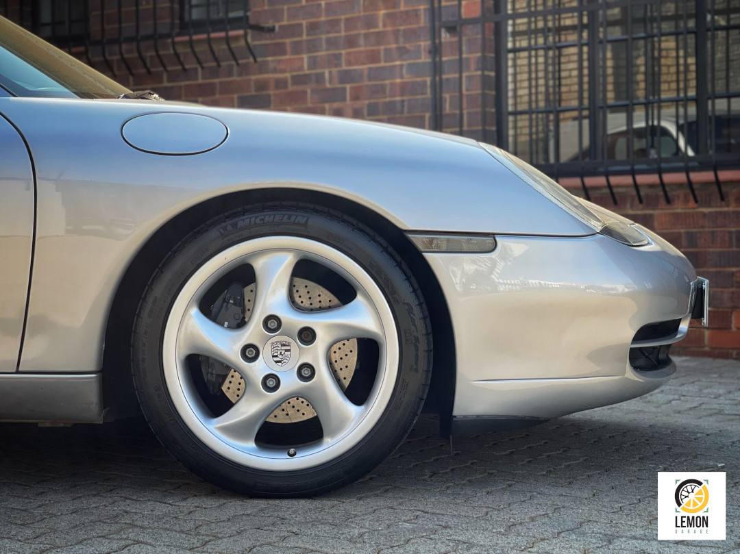 1998 Porsche 911 Carrera (996)