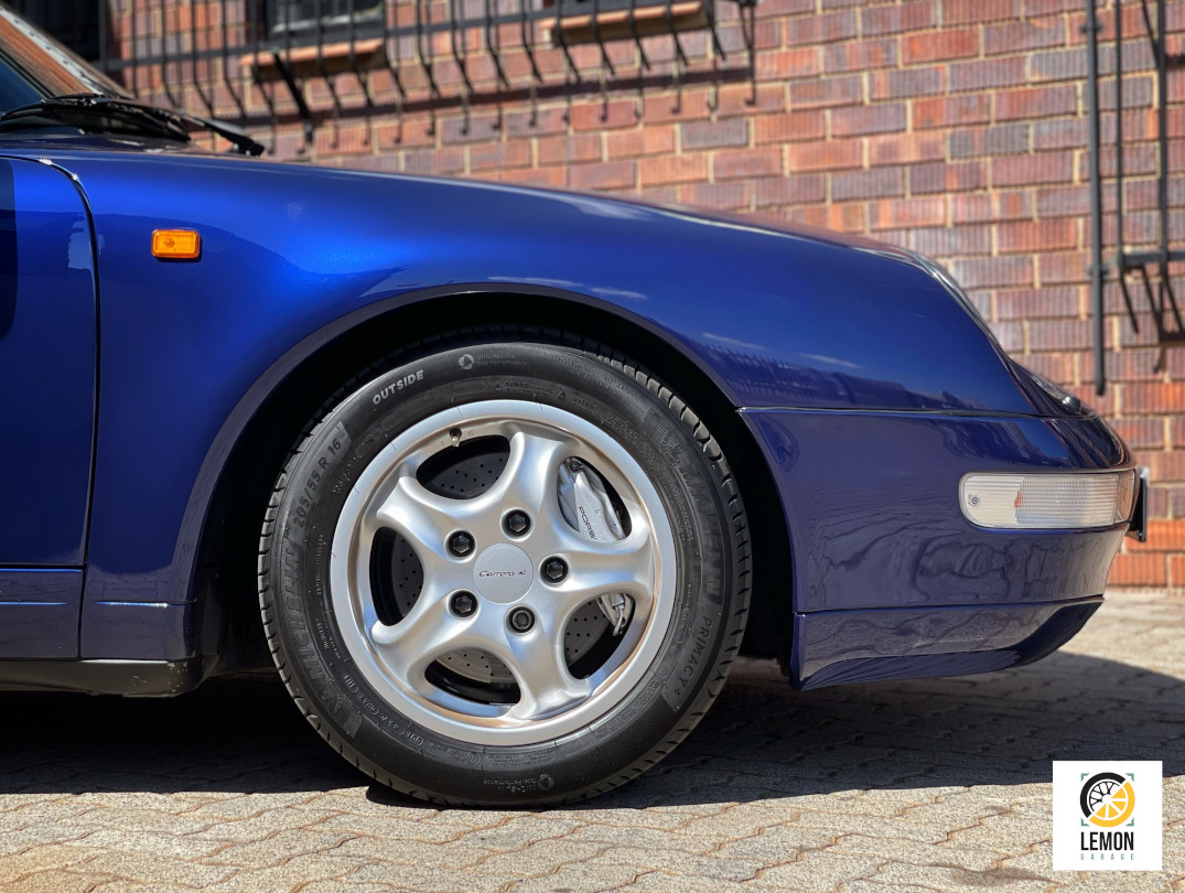 1995 Porsche 911 Carrera 4 (993)