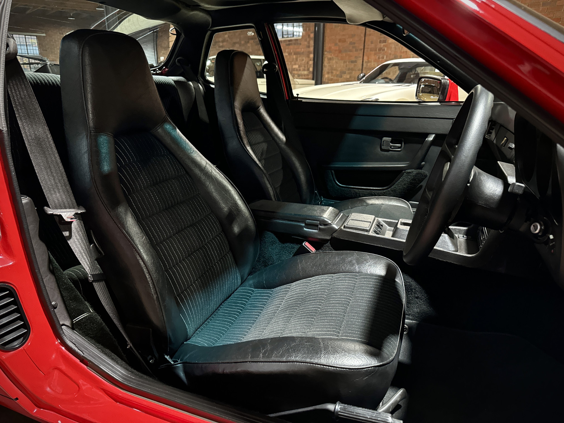 1988 Porsche 924 S Auto