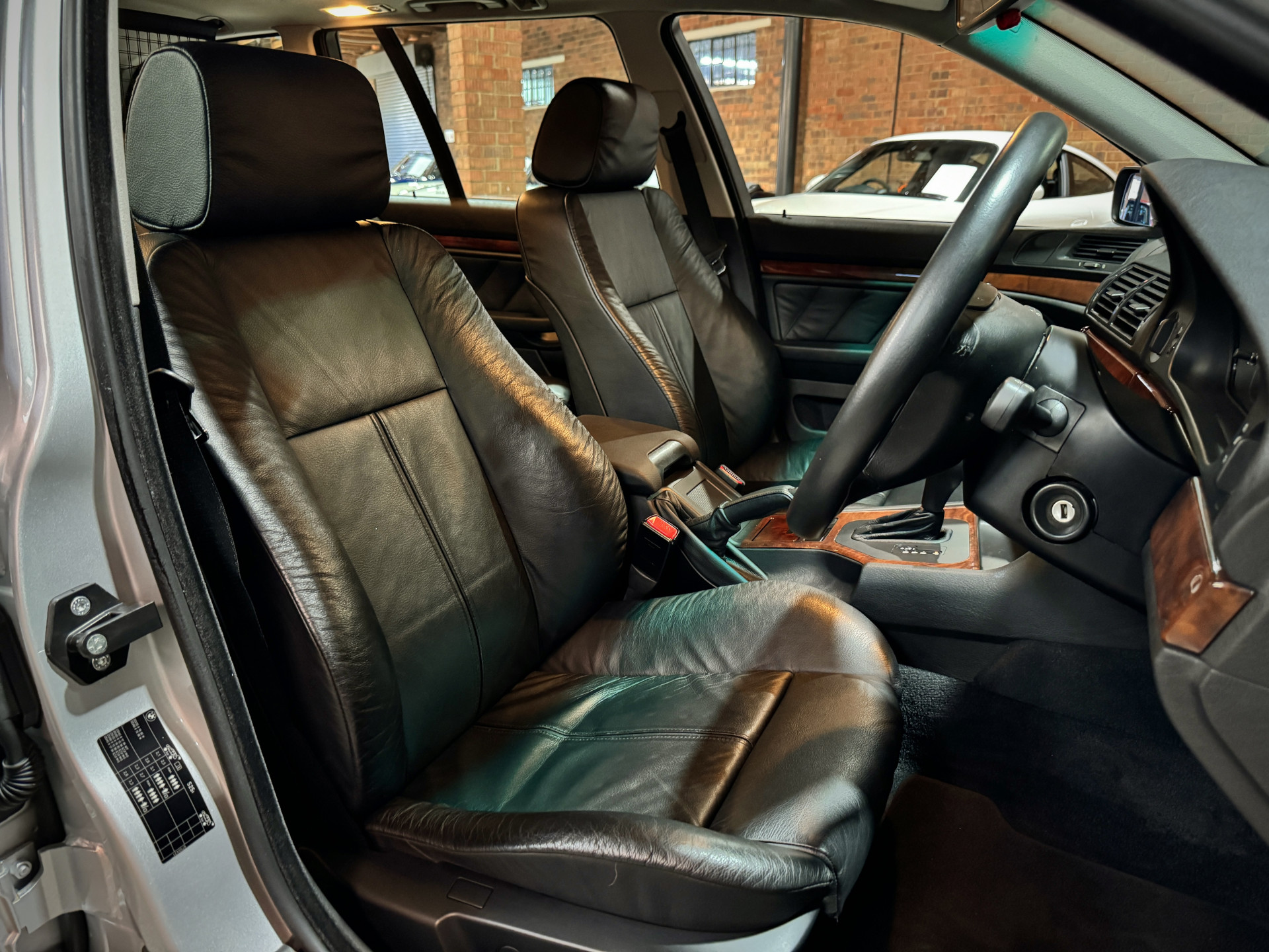 2002 BMW 525i Touring (E39)