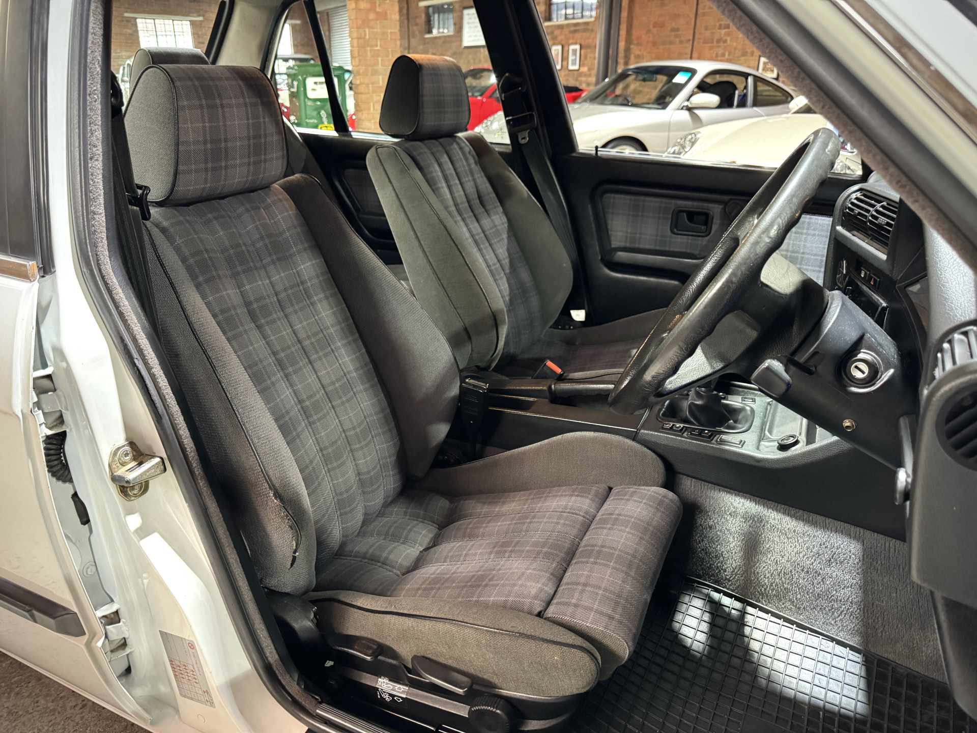 1992 BMW 318I (E30)