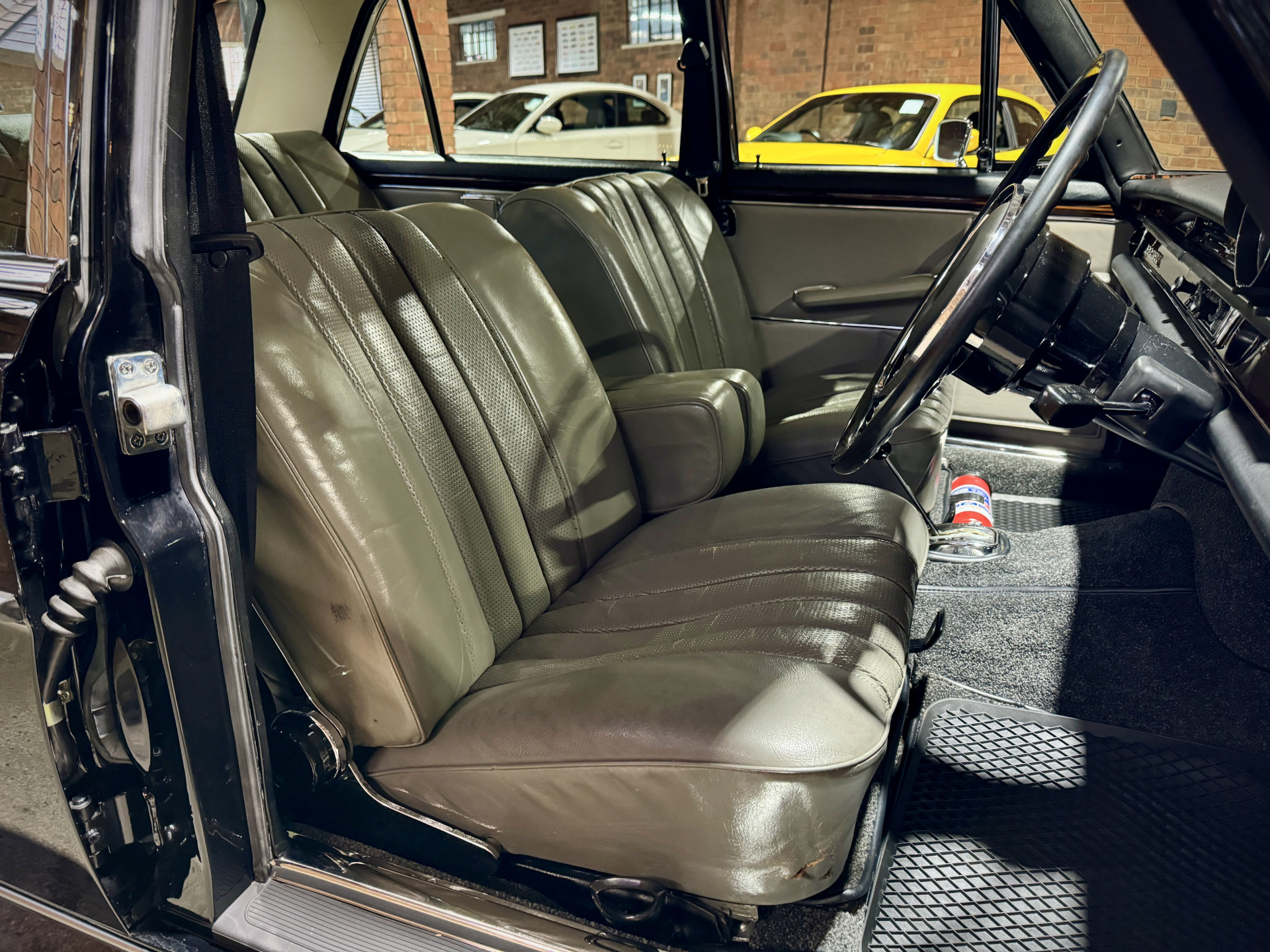 1969 Mercedes 300 SEL 6.3