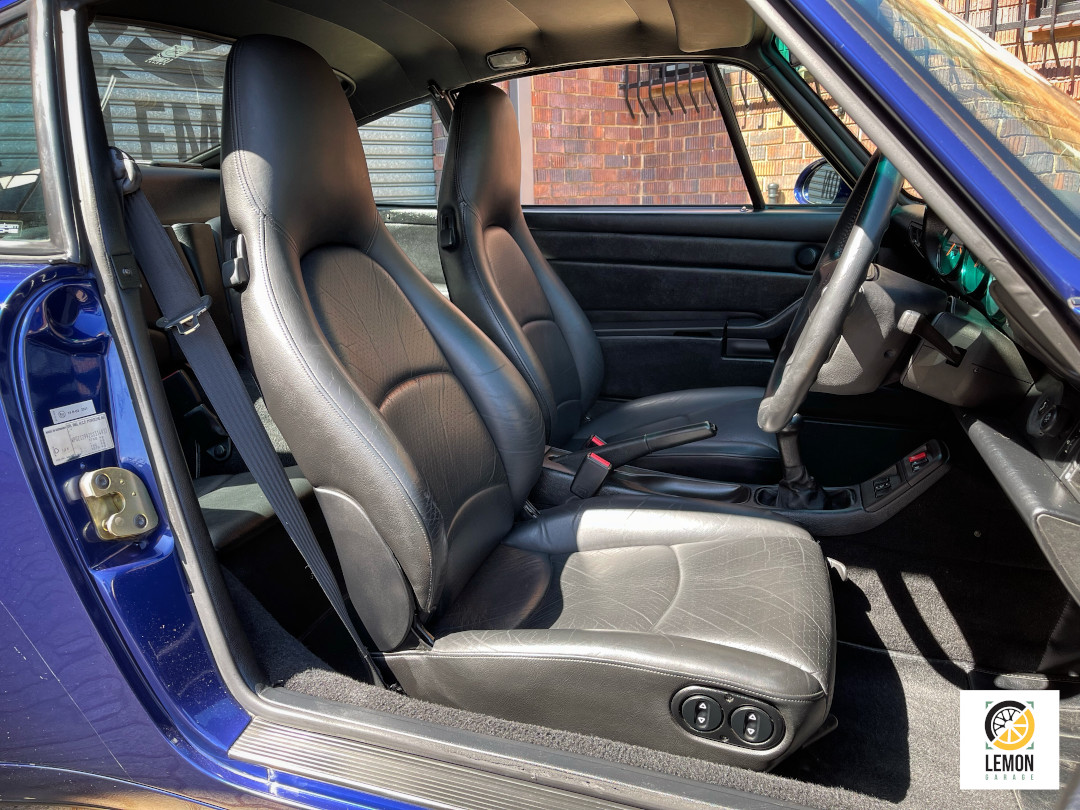 1995 Porsche 911 Carrera 4 (993)