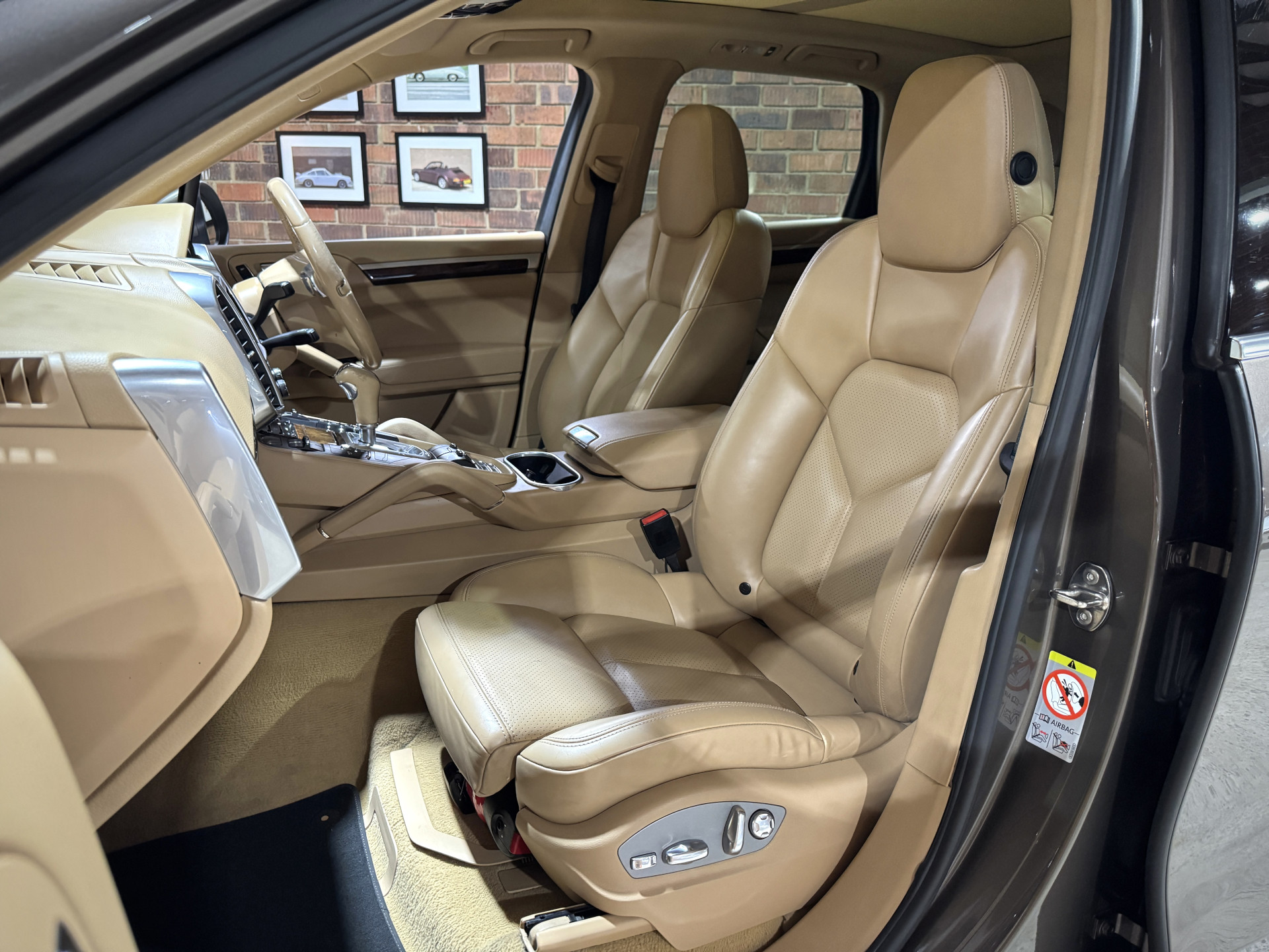 2011 Porsche Cayenne S (E2)