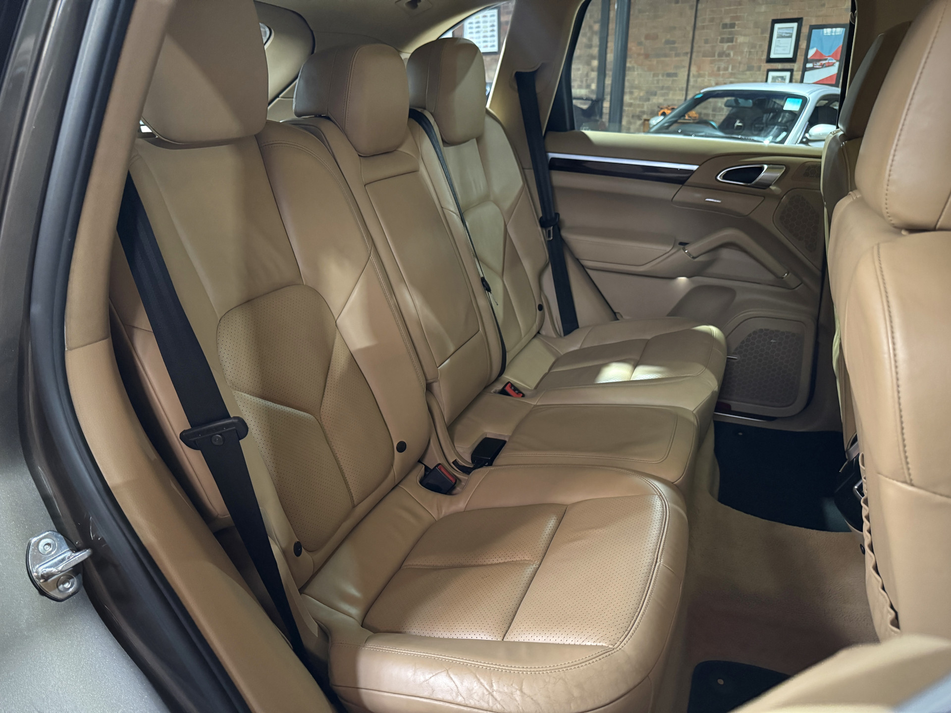 2011 Porsche Cayenne S (E2)