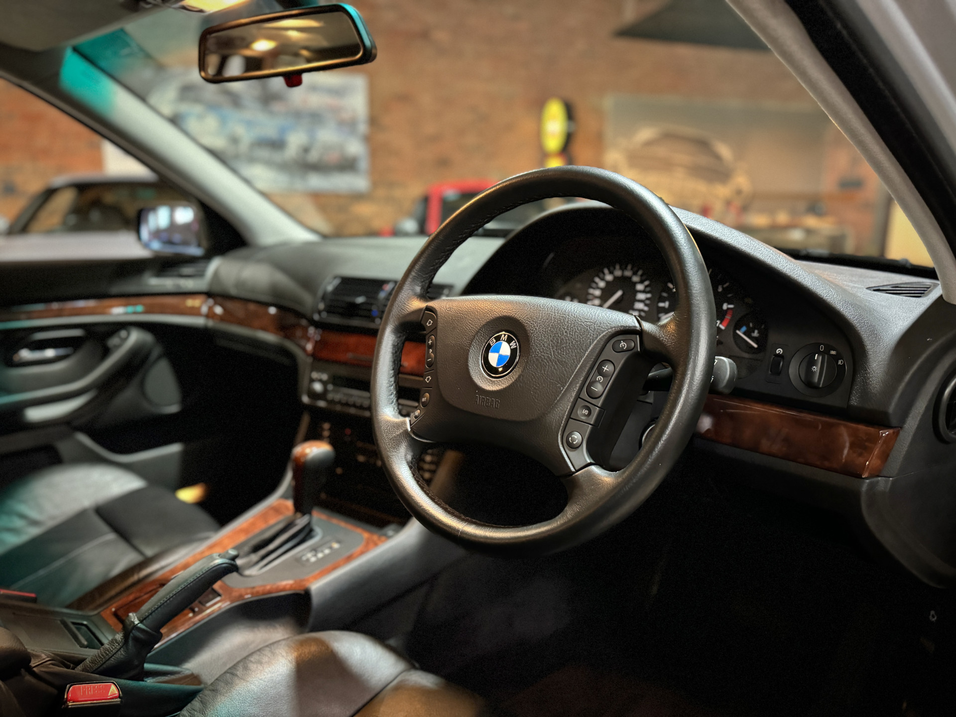 2002 BMW 525i Touring (E39)