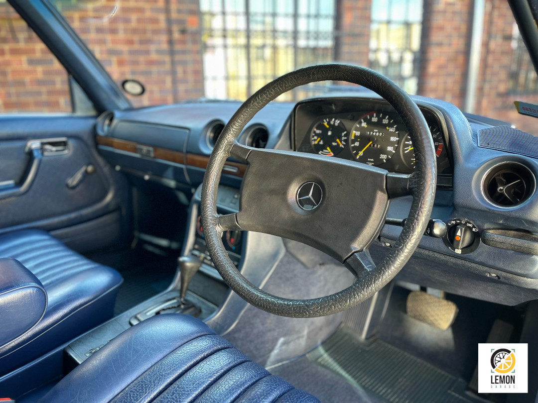 1984 Mercedes Benz 200 W123