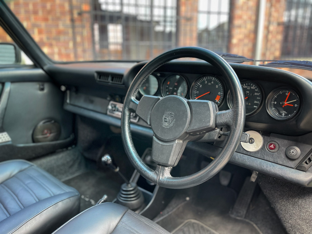 1984 Porsche 911 Carrera 3.2 Targa