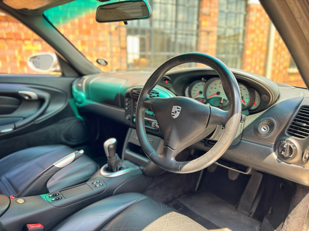 2000 Porsche 911 Carrera 4 (996)