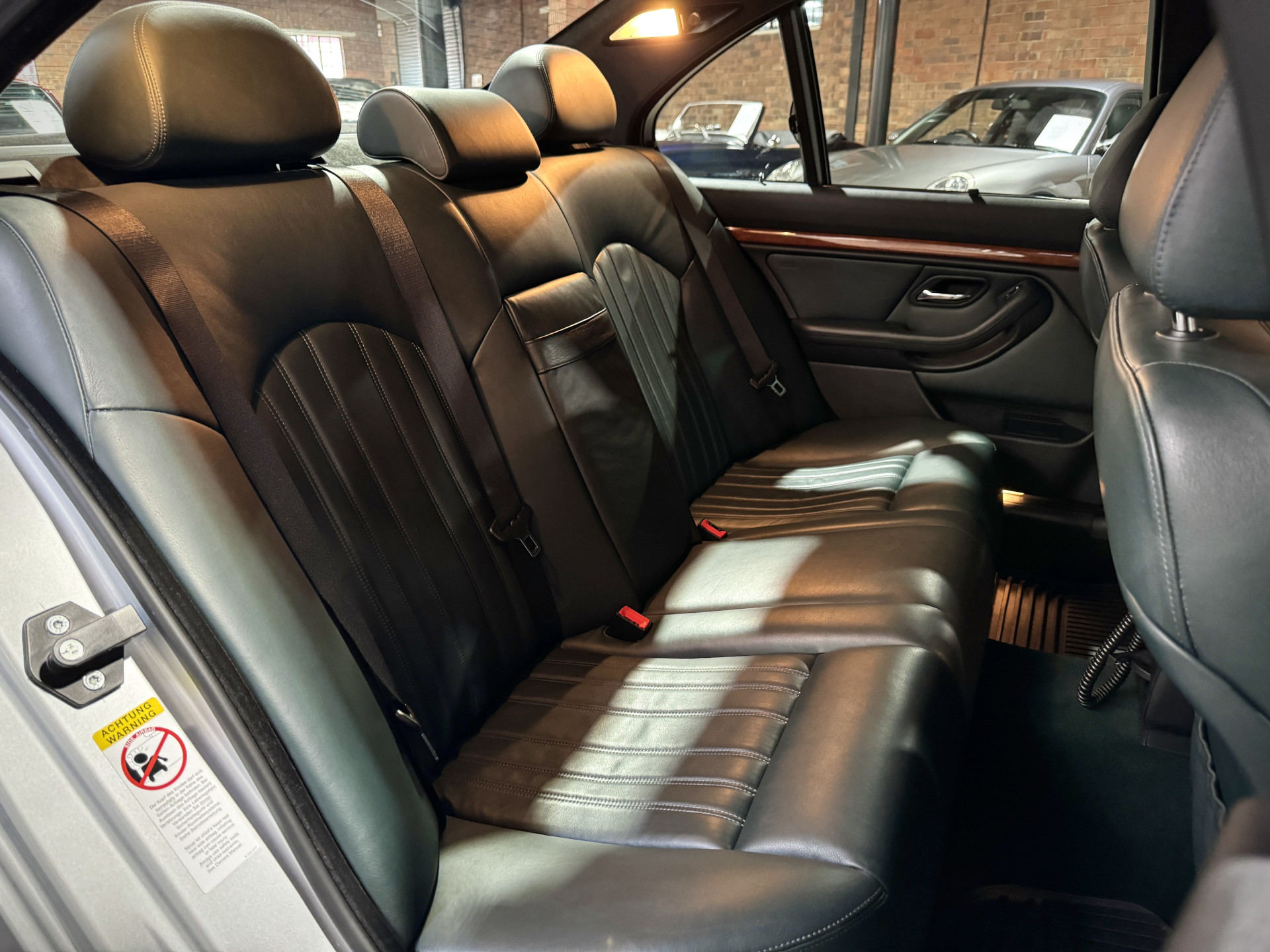 2000 BMW M5 (E39)