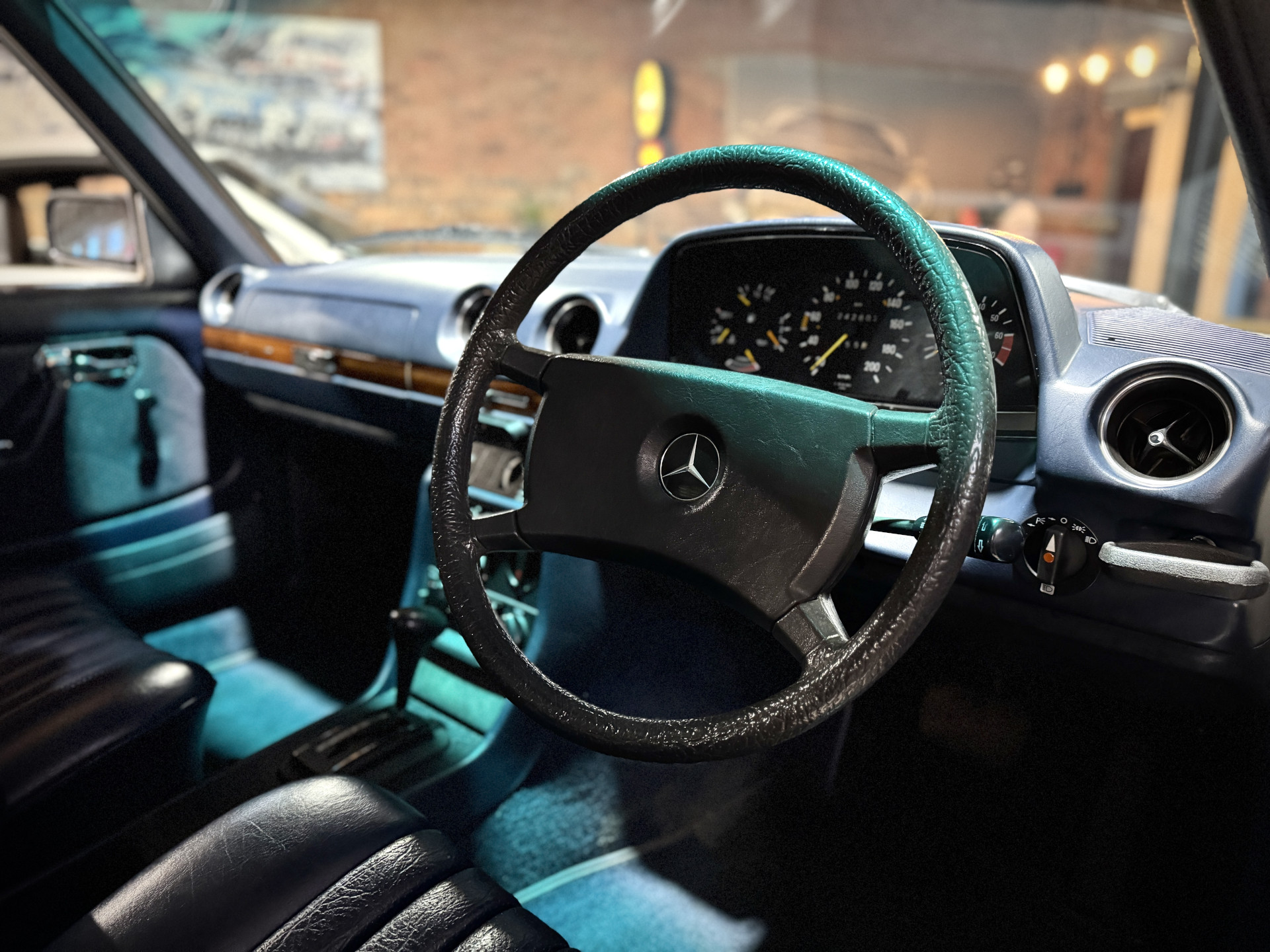 1983 Mercedes Benz 230E W123