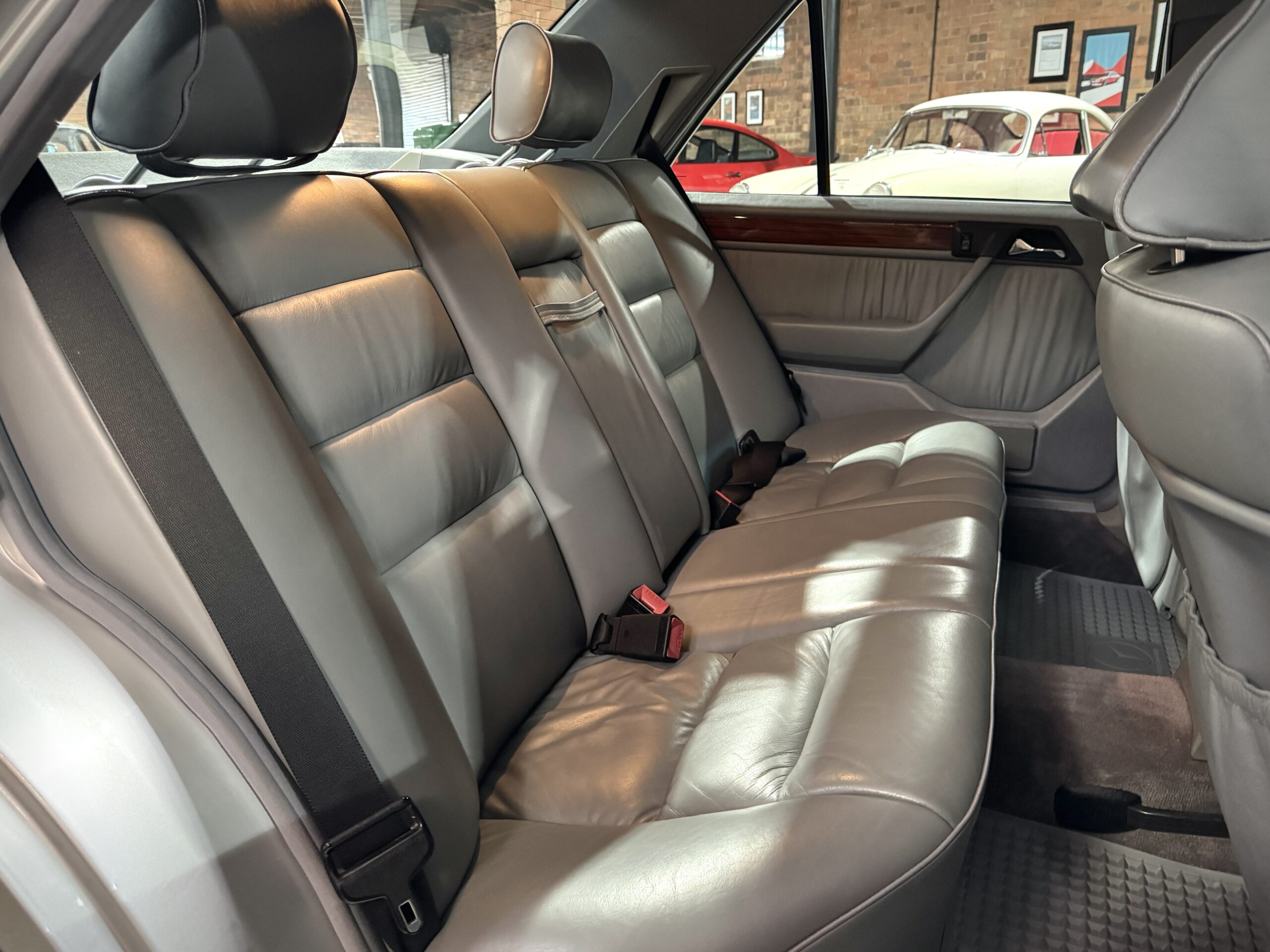 1992 Mercedes Benz W124 230E