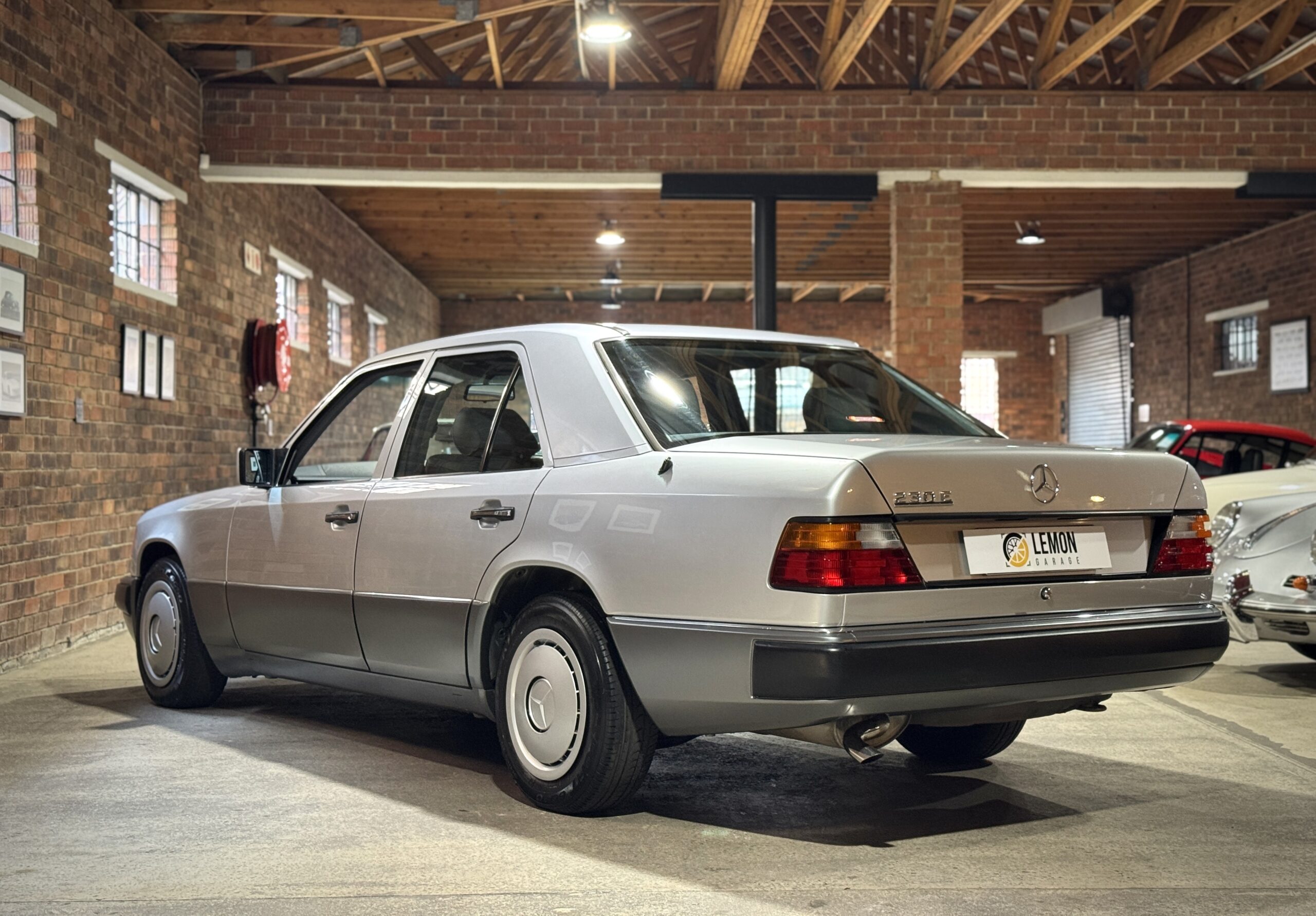 1992 Mercedes Benz W124 230E