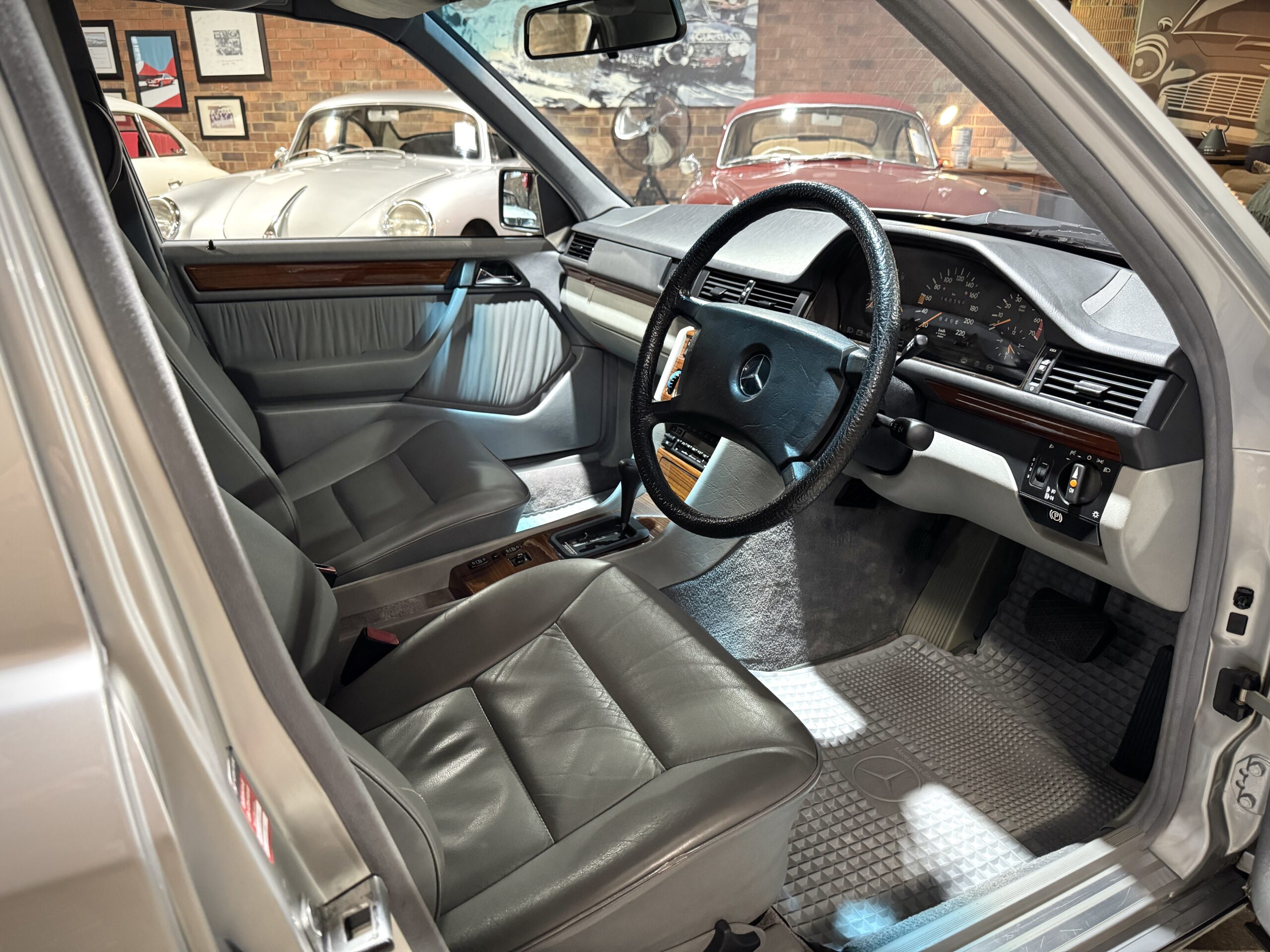 1992 Mercedes Benz W124 230E