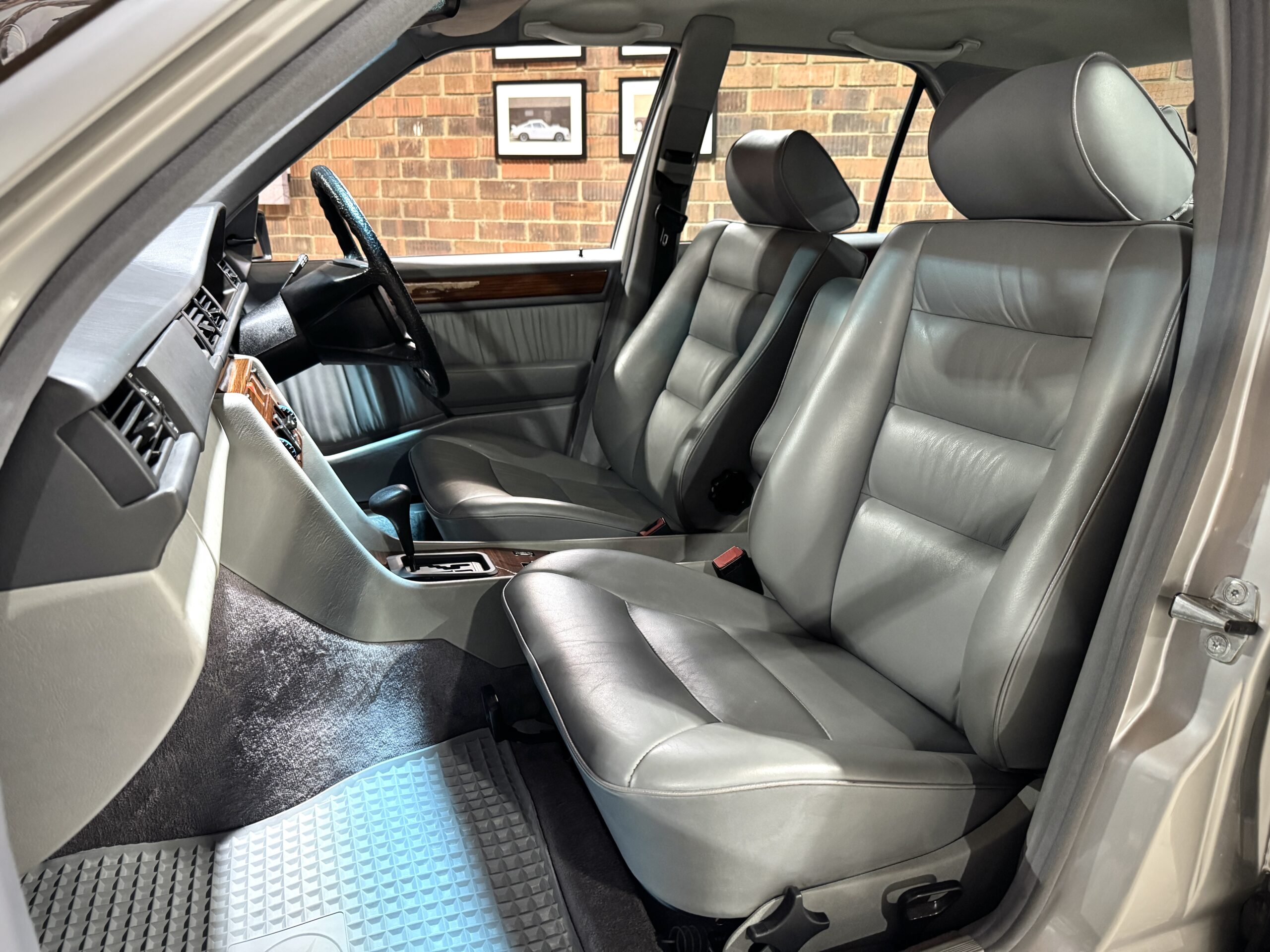 1992 Mercedes Benz W124 230E