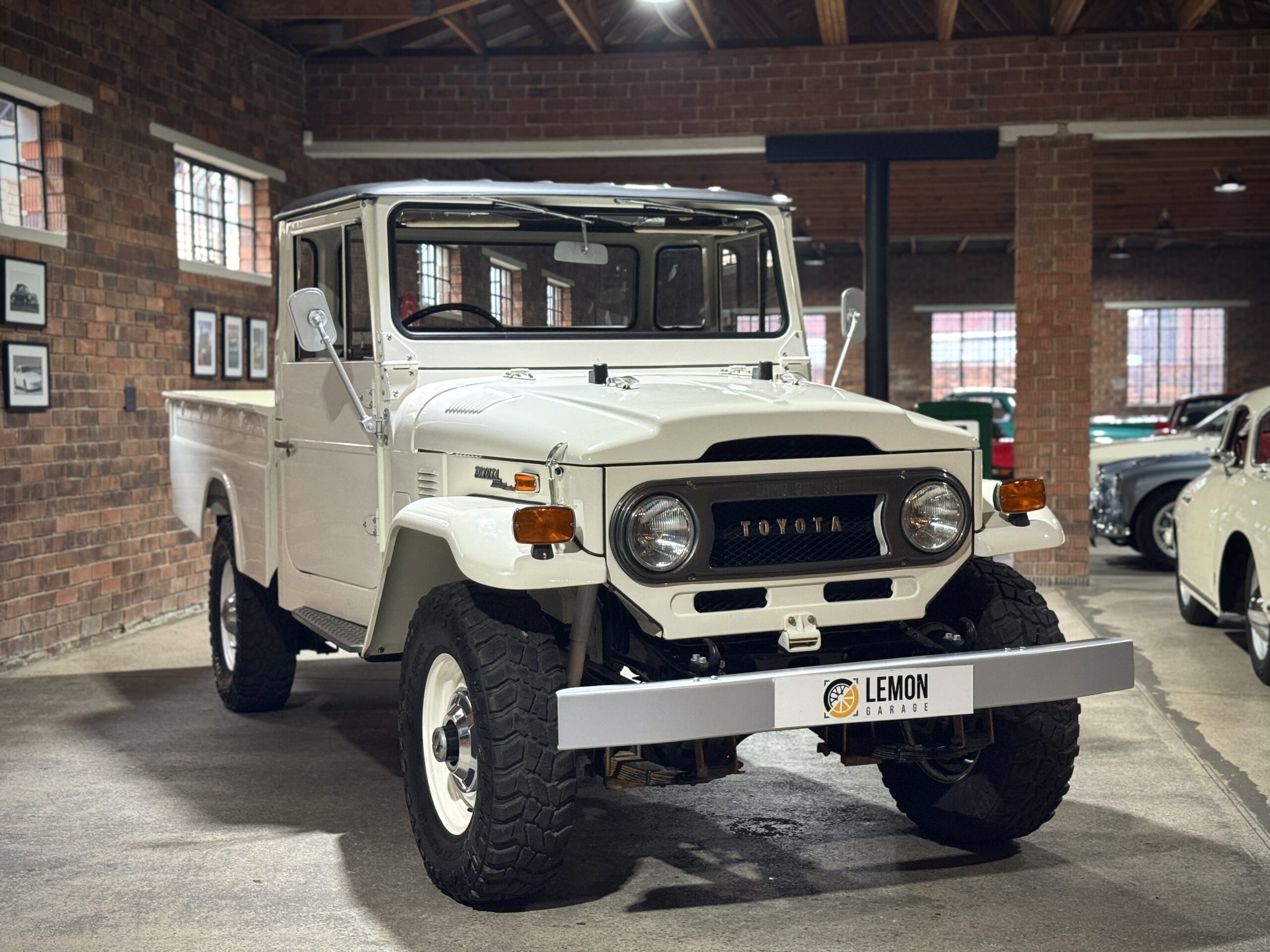 1972 Land Cruiser FJ45 Pick-Up